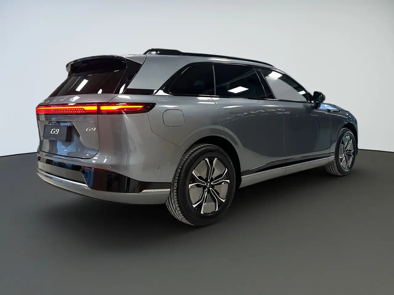 XPENG G9