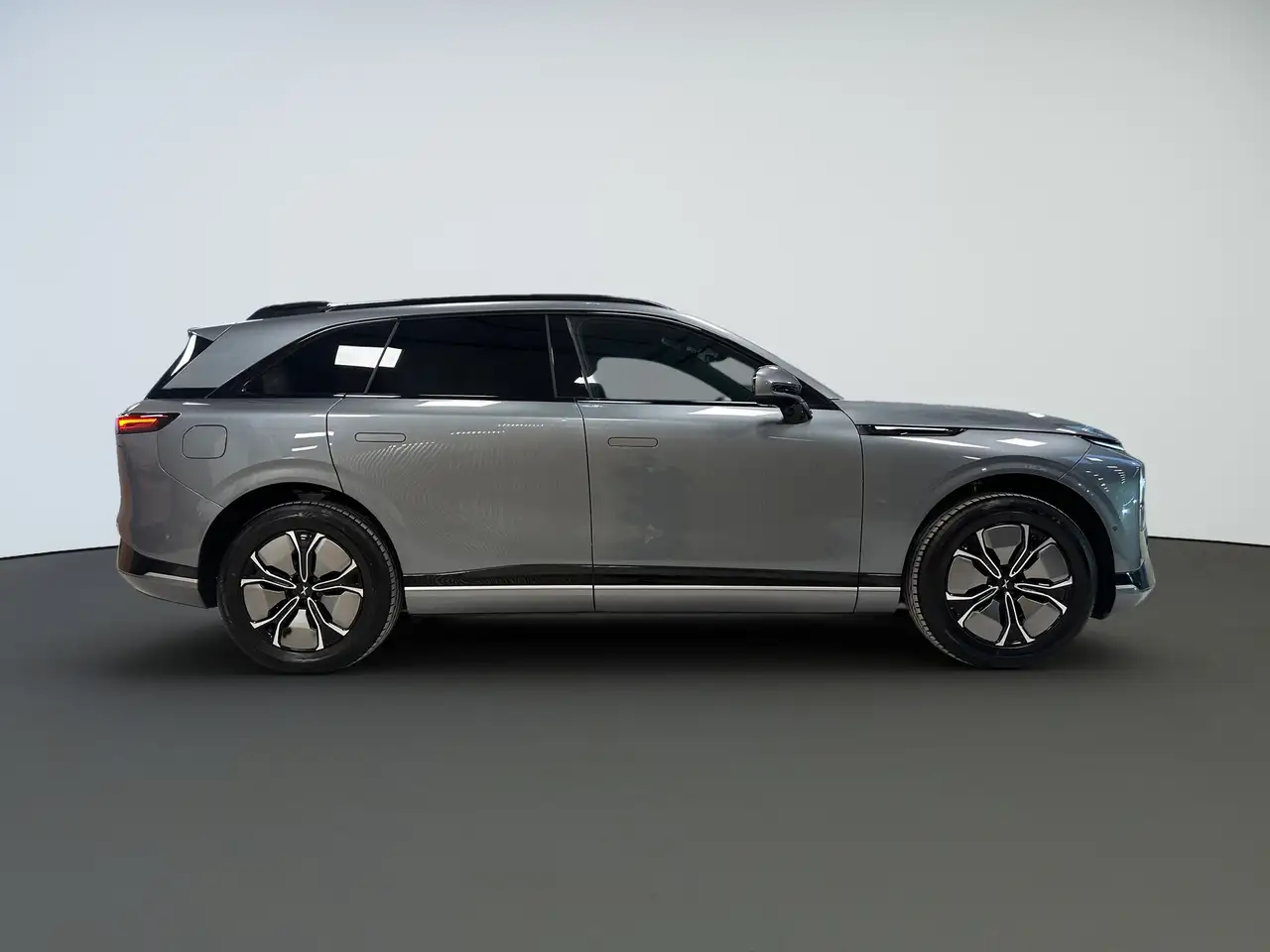 XPENG G9