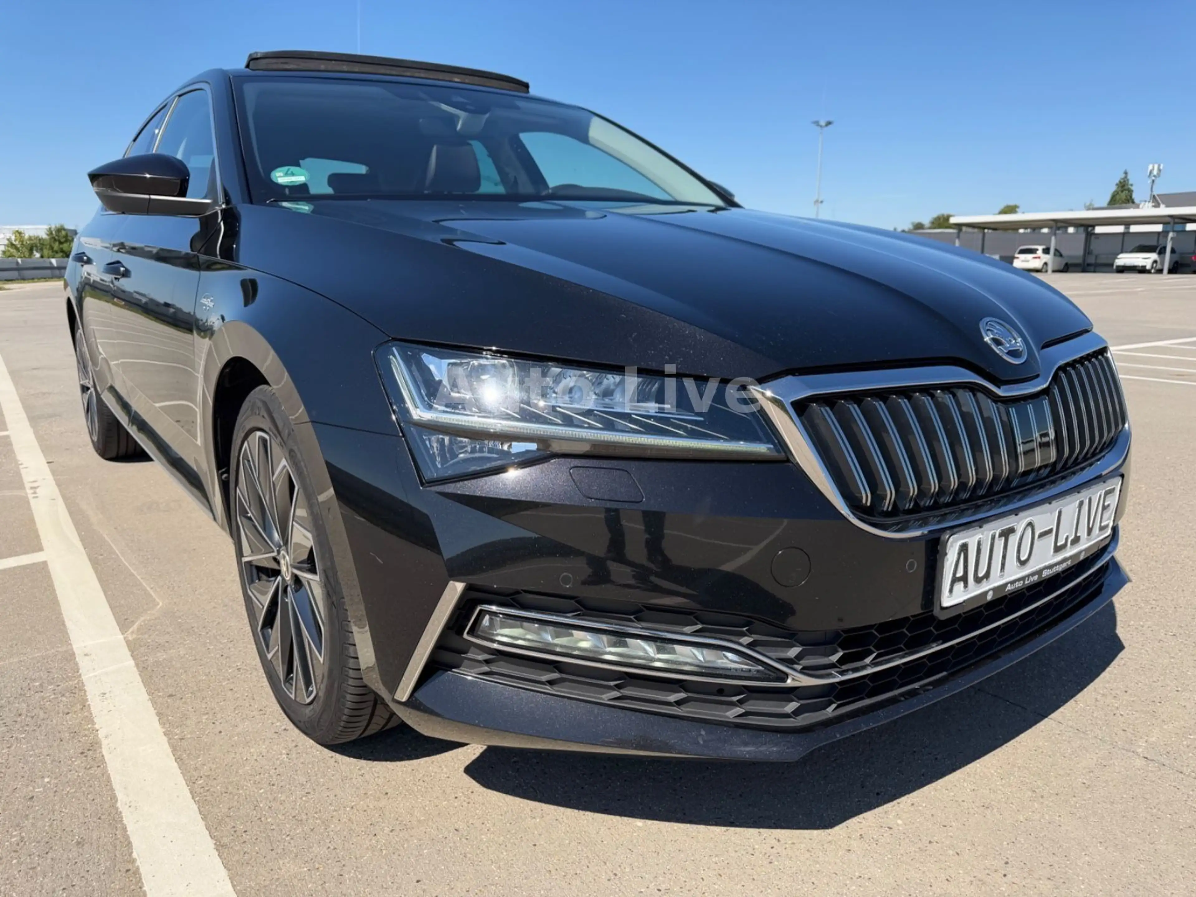 Skoda Superb 2.0 TDI DSG*L&K*VIR*PANO*MATRIX*AHK*360! — photo 7