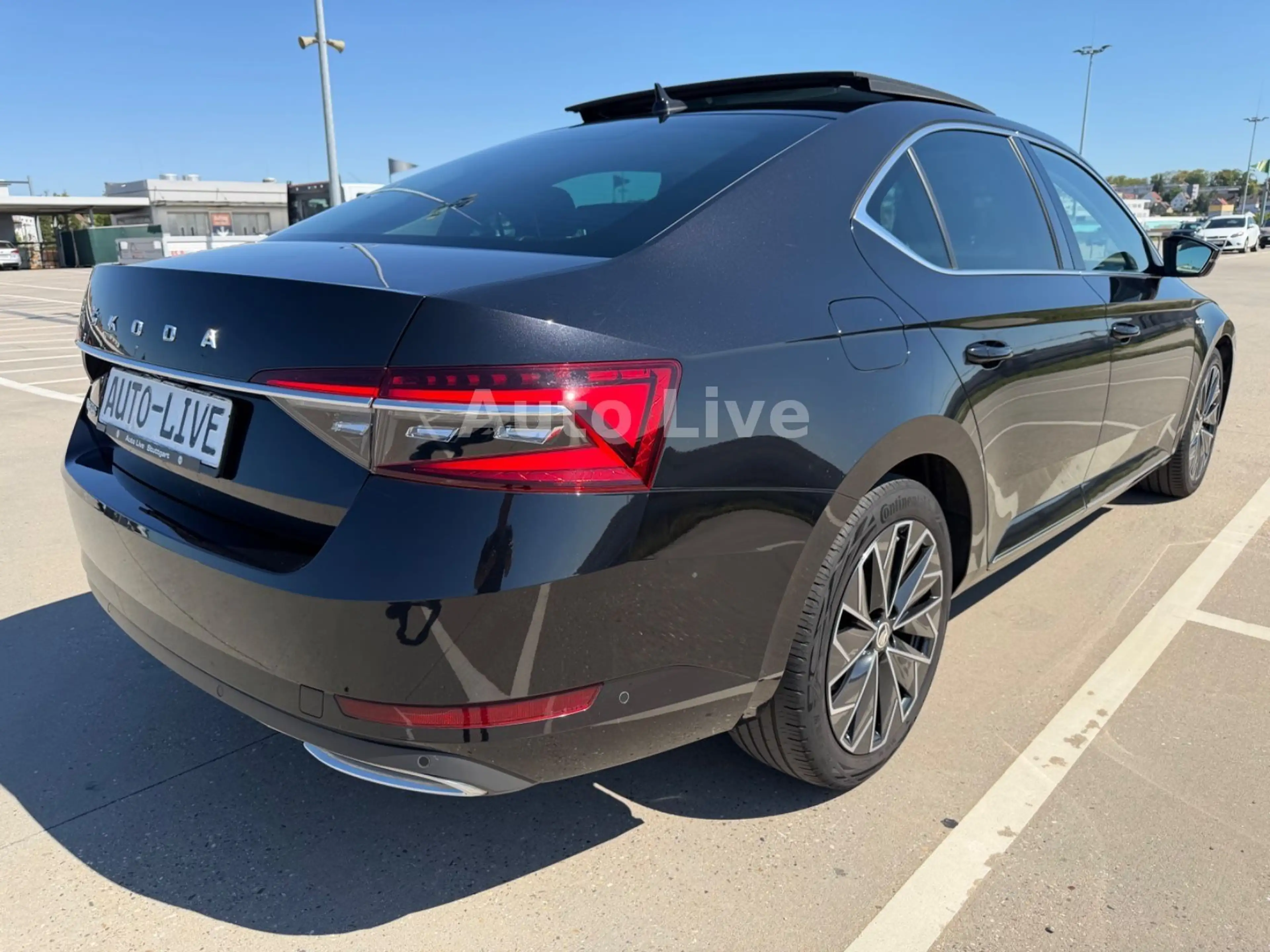 Skoda Superb 2.0 TDI DSG*L&K*VIR*PANO*MATRIX*AHK*360! — photo 5