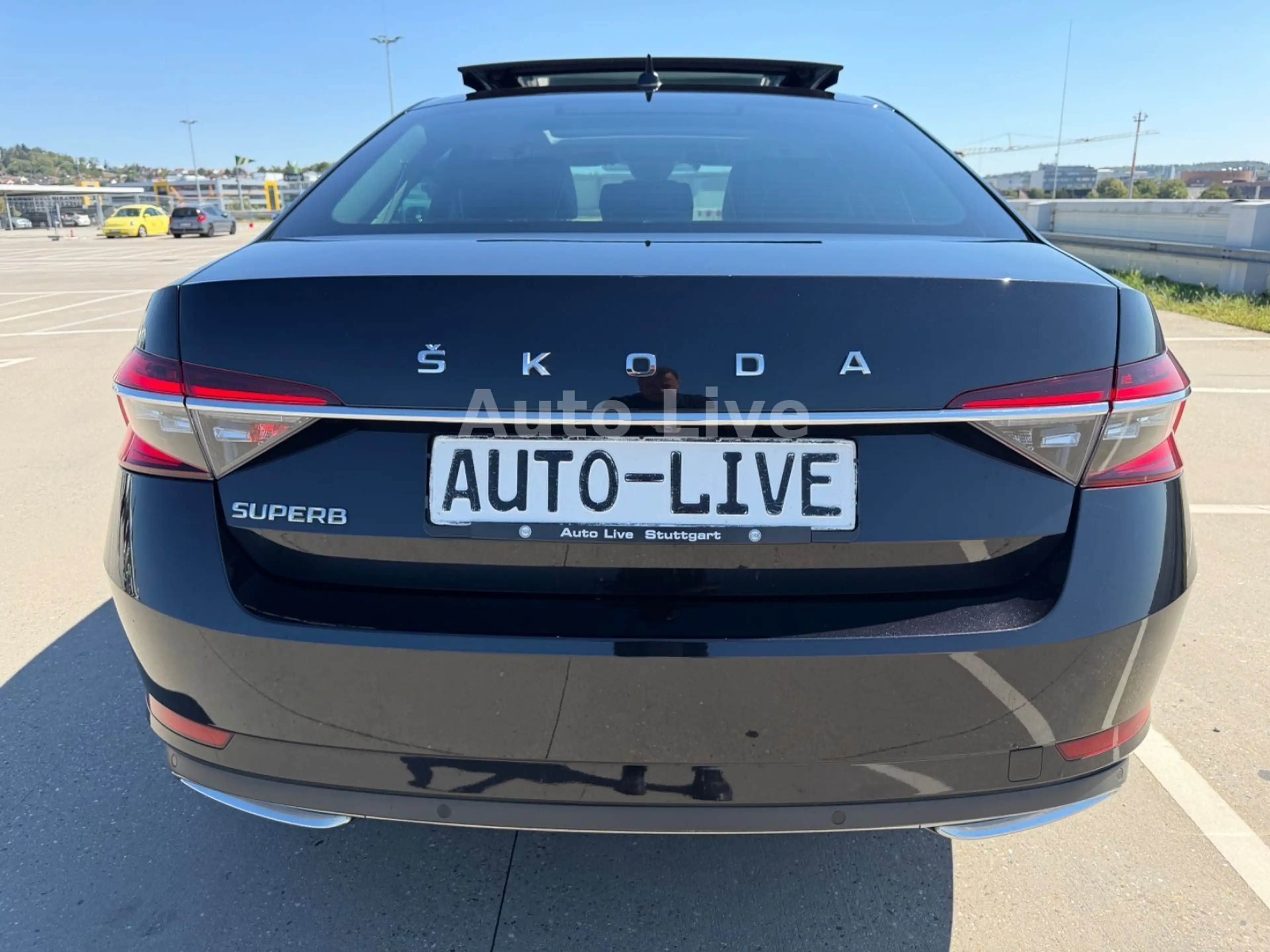 Skoda Superb 2.0 TDI DSG*L&K*VIR*PANO*MATRIX*AHK*360! — photo 4