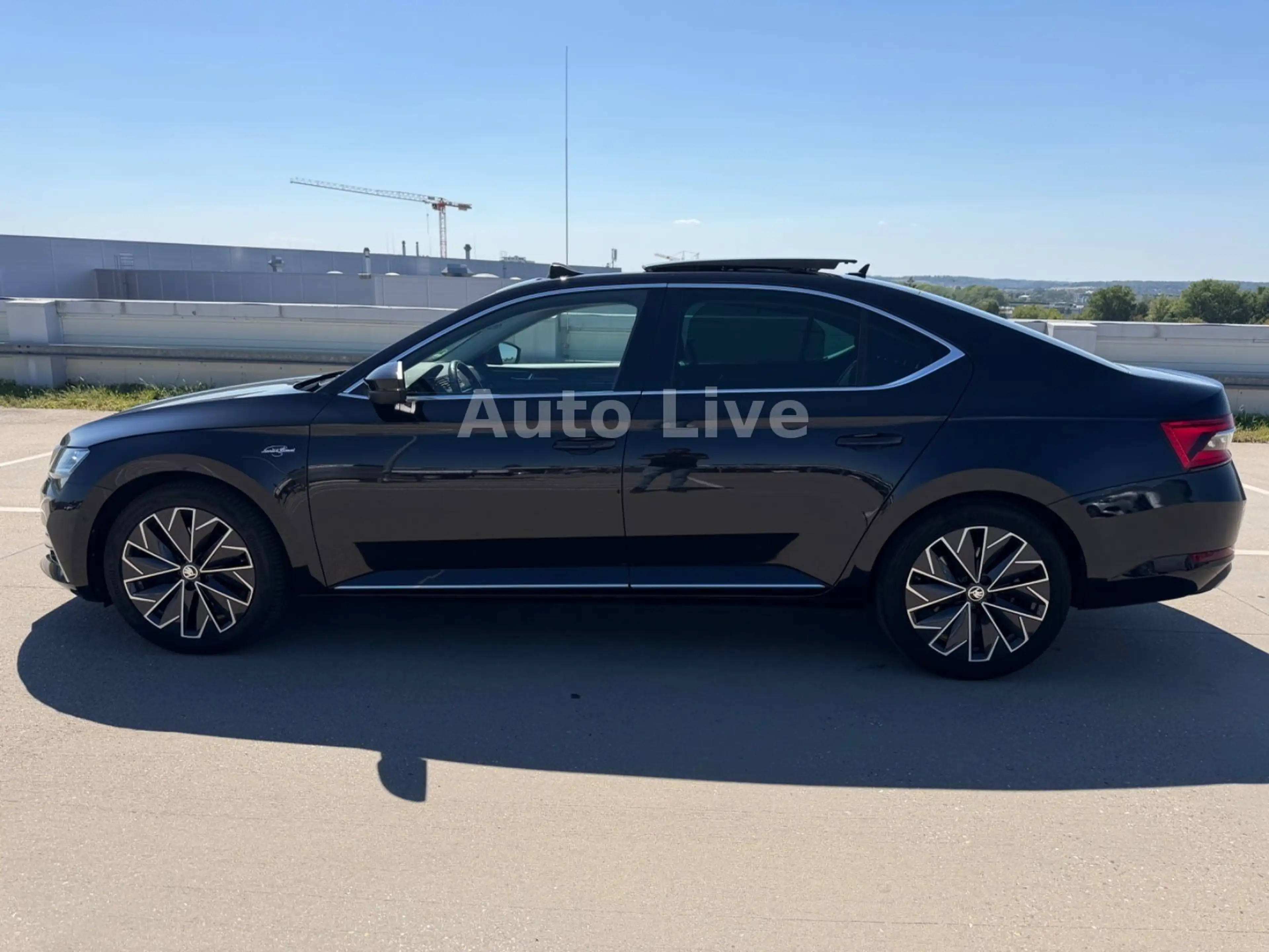 Skoda Superb 2.0 TDI DSG*L&K*VIR*PANO*MATRIX*AHK*360! — photo 2