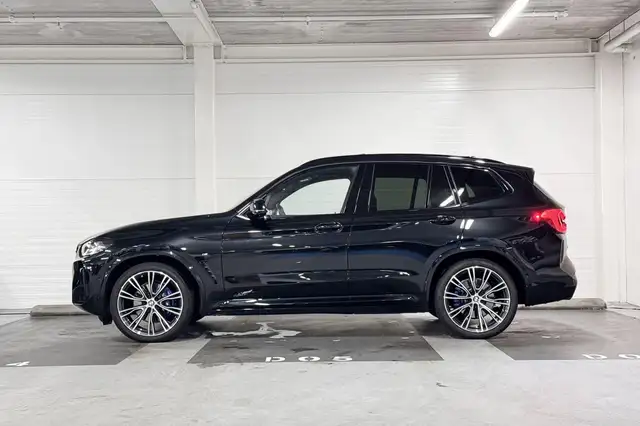 BMW X3 view 2