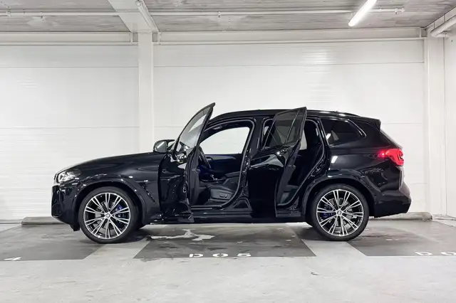 BMW X3 view 3