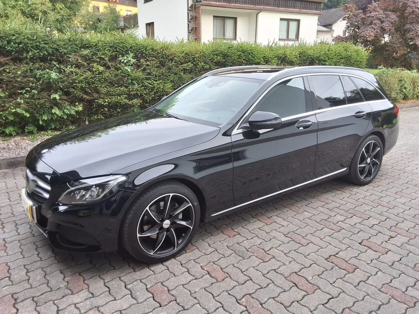 Mercedes-Benz C 220 C 220 T BlueTEC Avantgarde Aut. Avantgarde Schwarz - 2