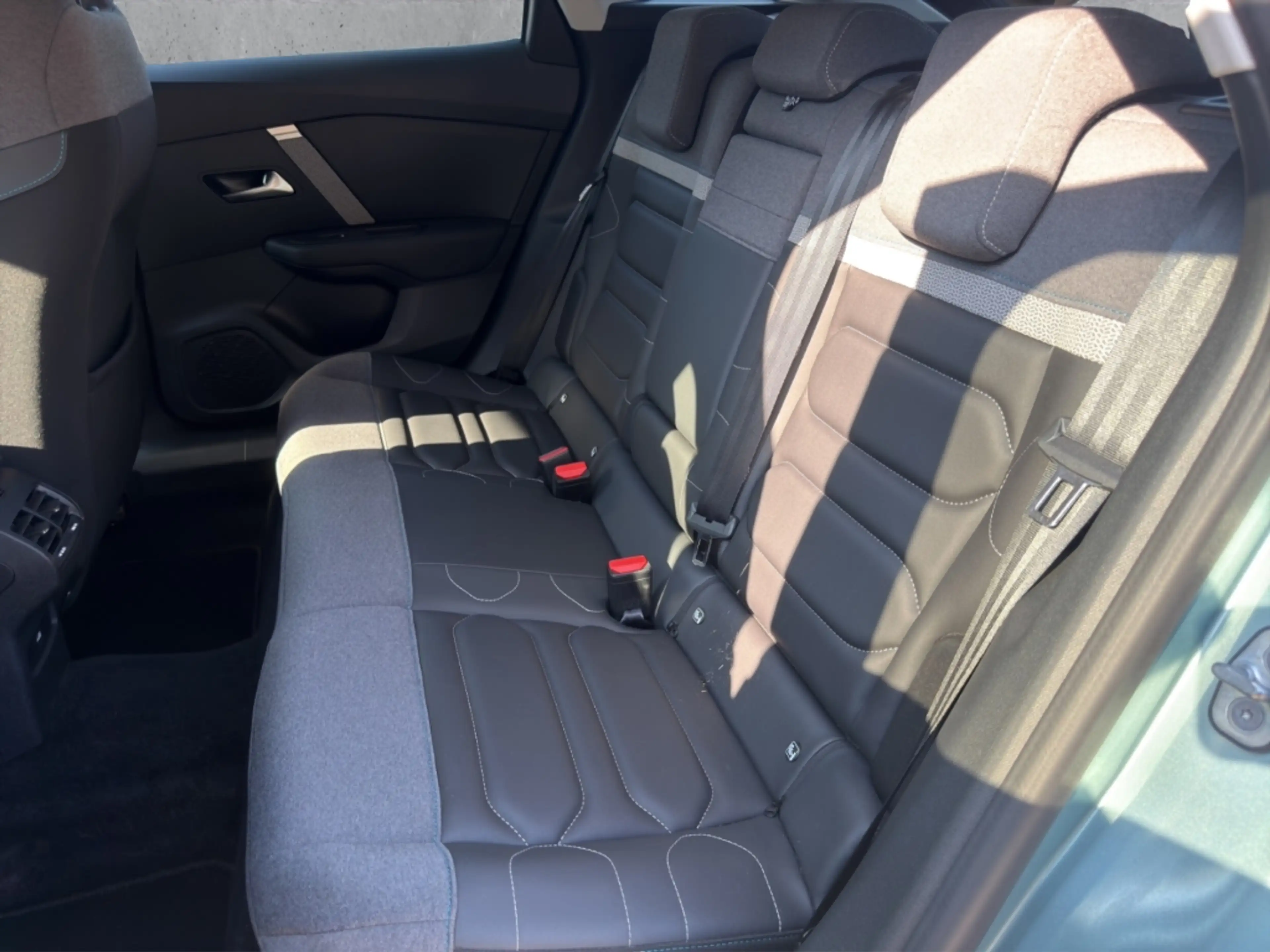 Citroen C4 Max PT130 S&S Shine LED CarPlay Kamera HeadUp — photo 8