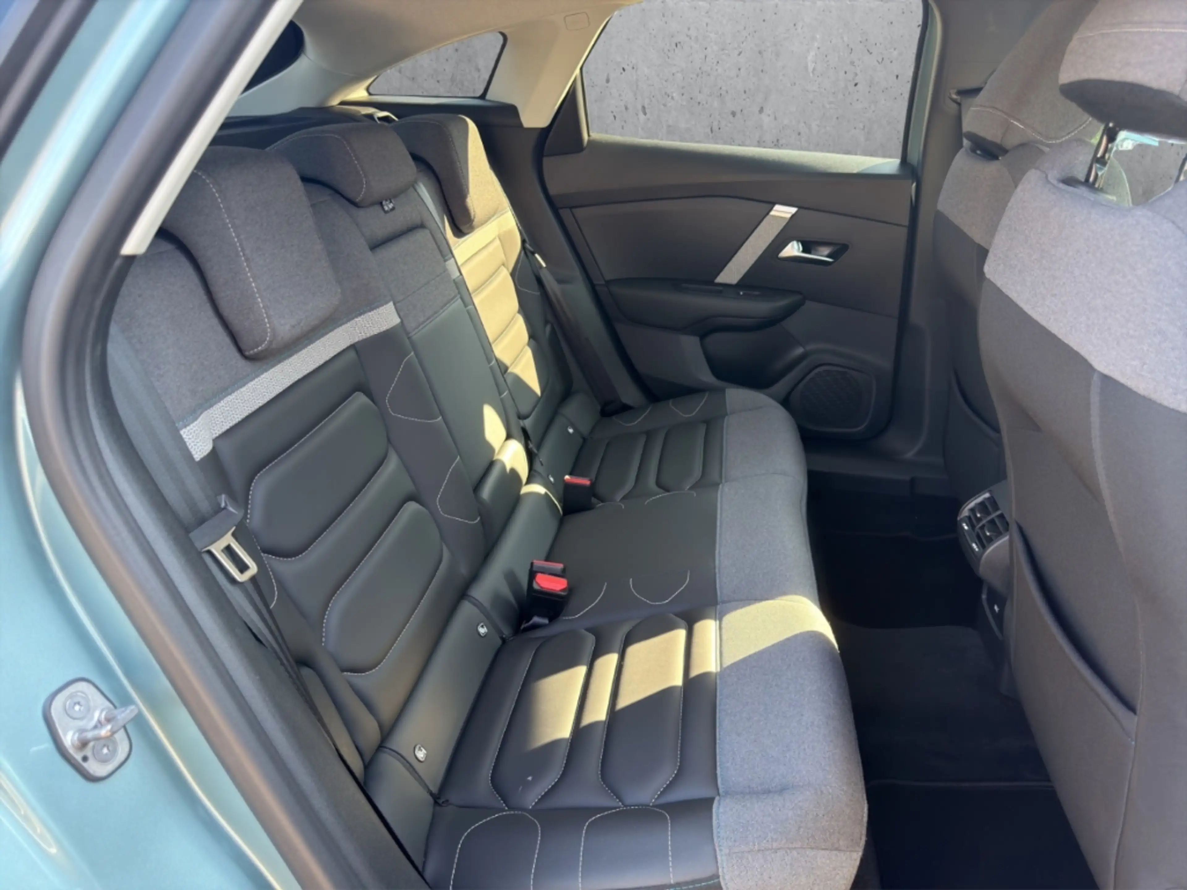 Citroen C4 Max PT130 S&S Shine LED CarPlay Kamera HeadUp — photo 14