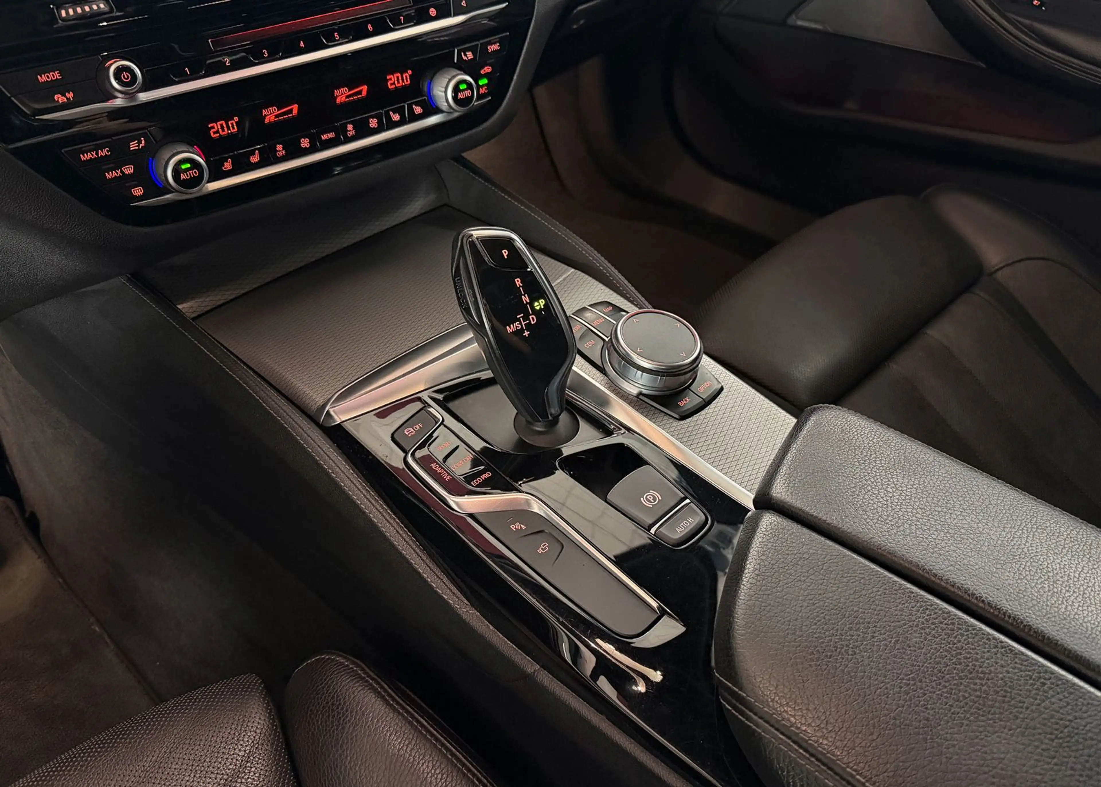 BMW 540 xd M-PAKET MWST ACC HUD HarmKardon Keyless — photo 24