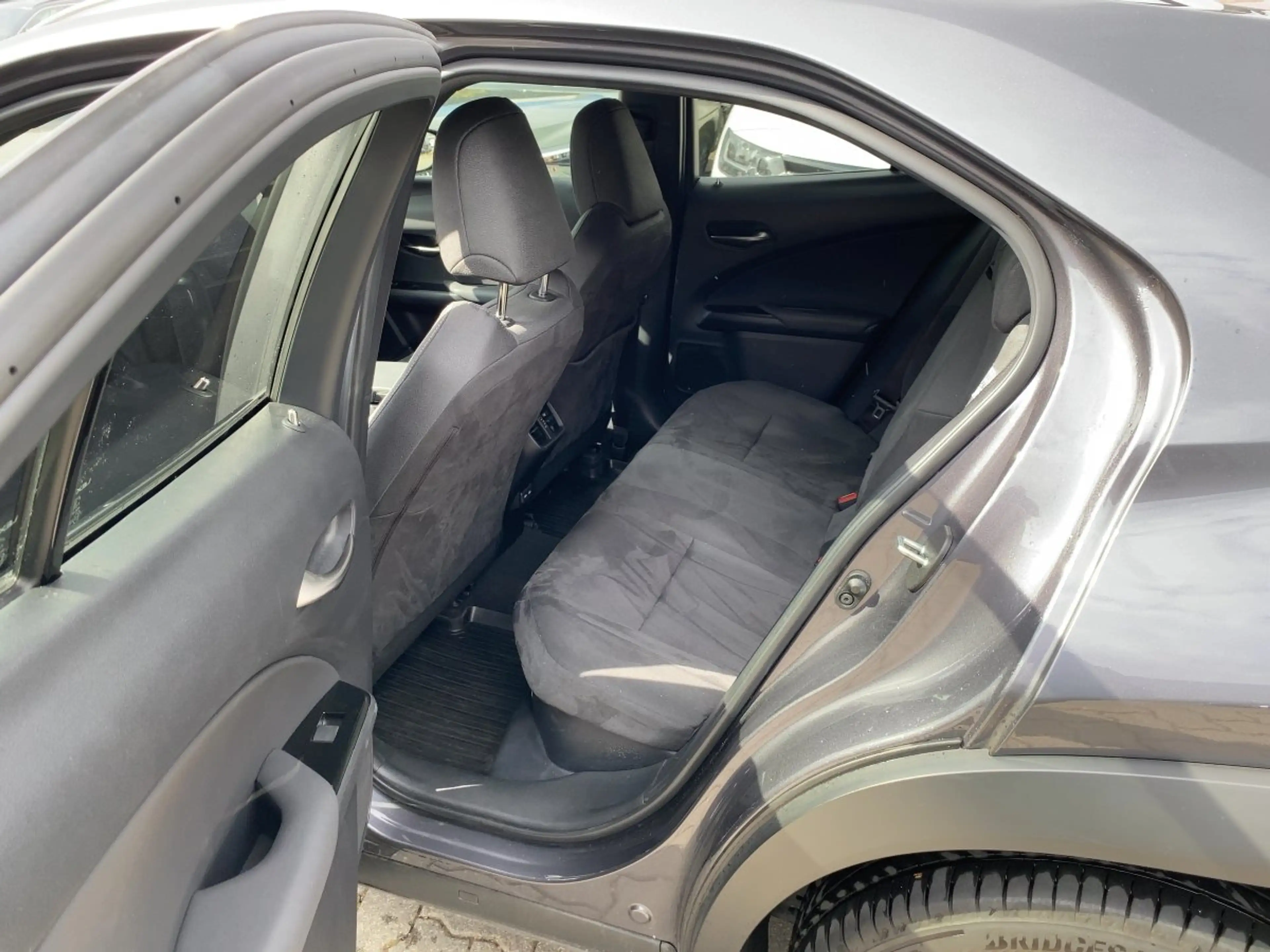 Lexus UX 250h UX 250 h Style Edition zuverlässiger Crossover — photo 12