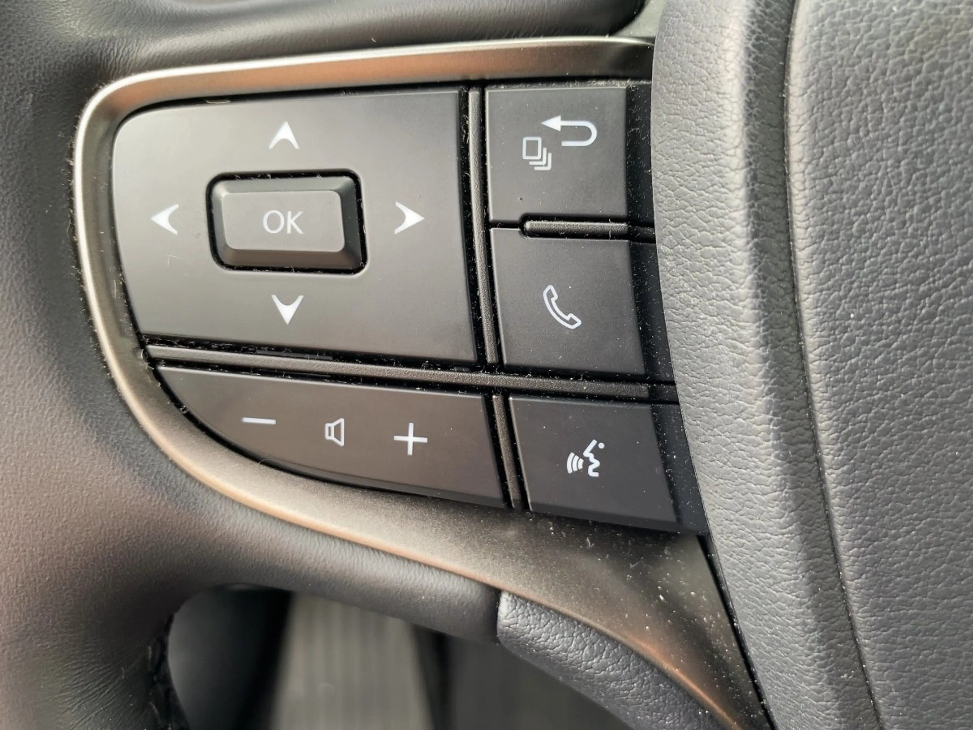 Lexus UX 250h UX 250 h Style Edition zuverlässiger Crossover — photo 21