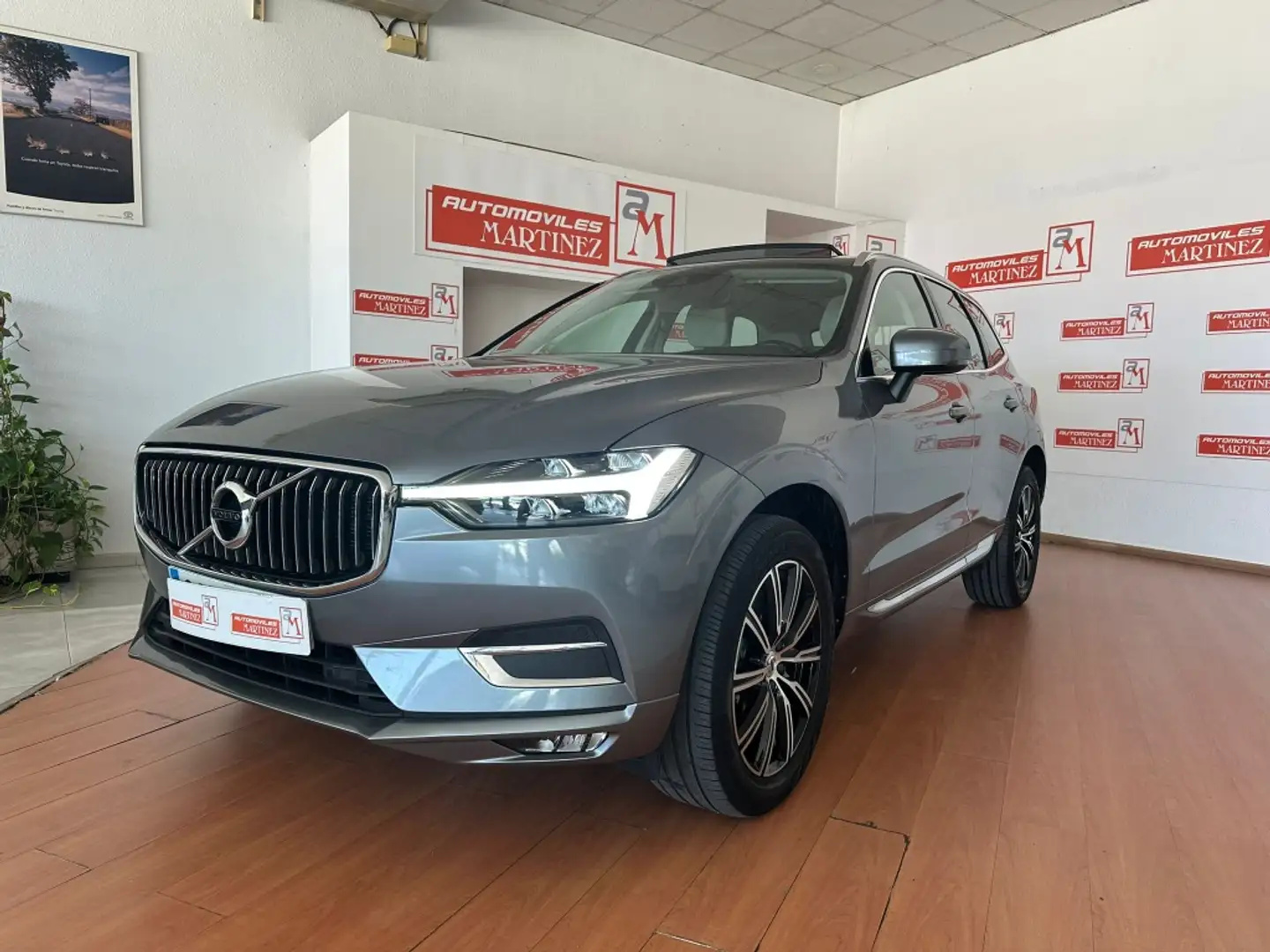 Volvo XC60 B4 Inscription FWD Aut. Gris - 1