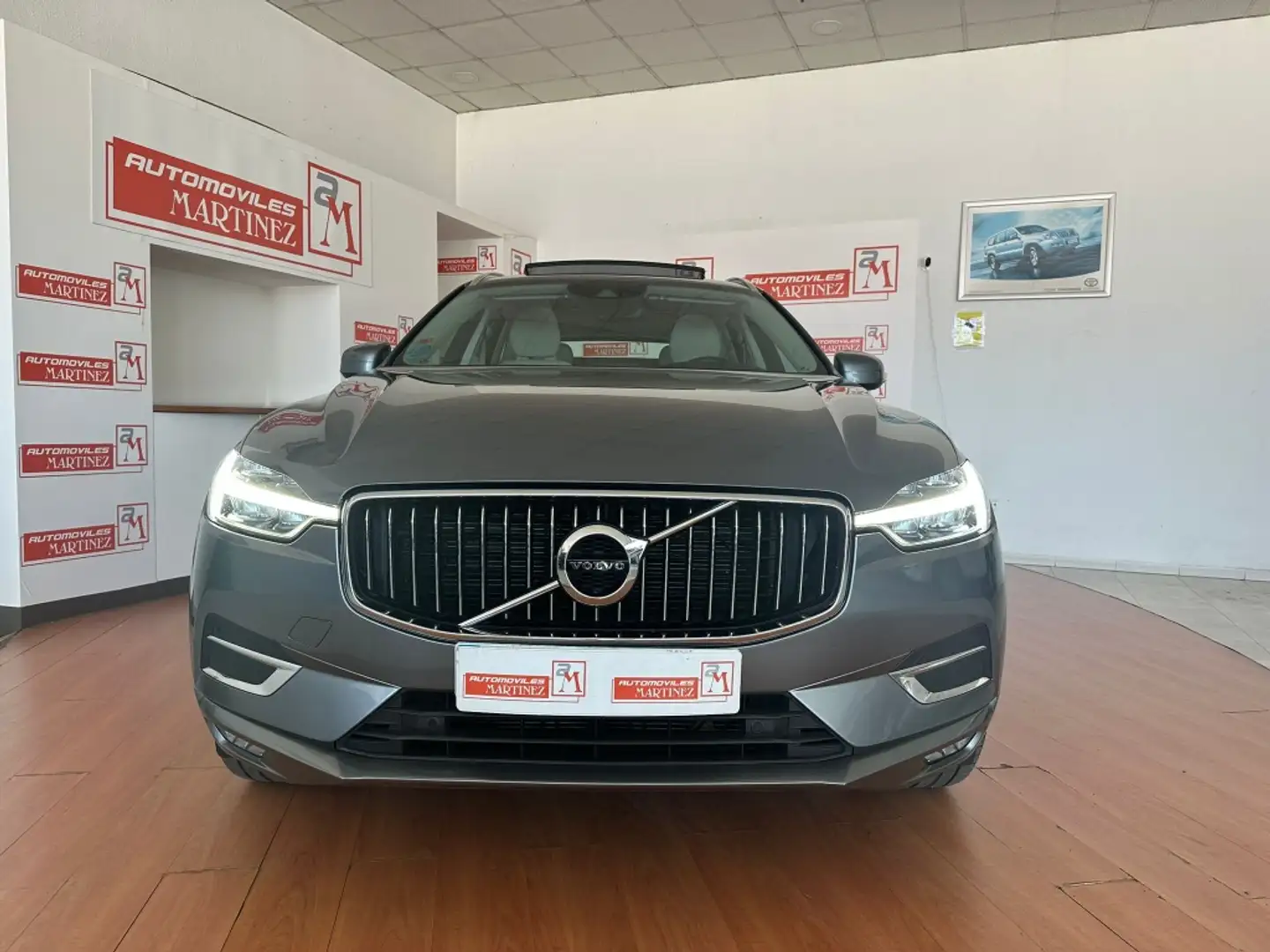 Volvo XC60 B4 Inscription FWD Aut. Gris - 2