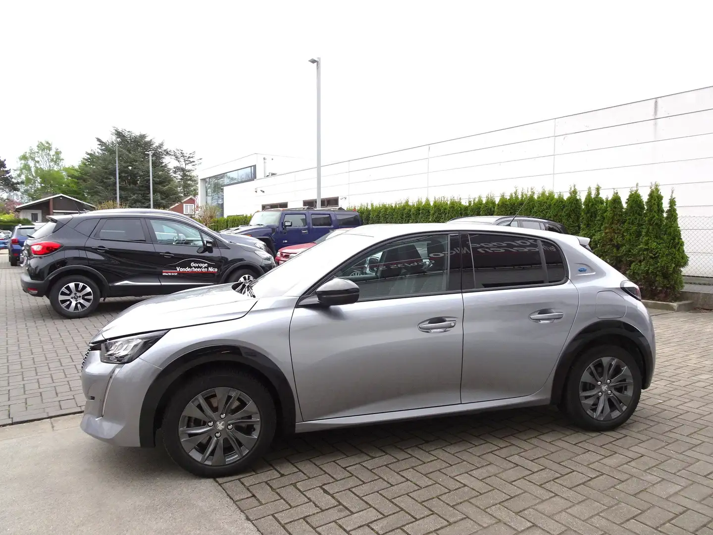 Peugeot e-208 50kWh Allure CARPLAY,NAVI,CAMERA,CRUISE,BLUETH,LED Grijs - 2