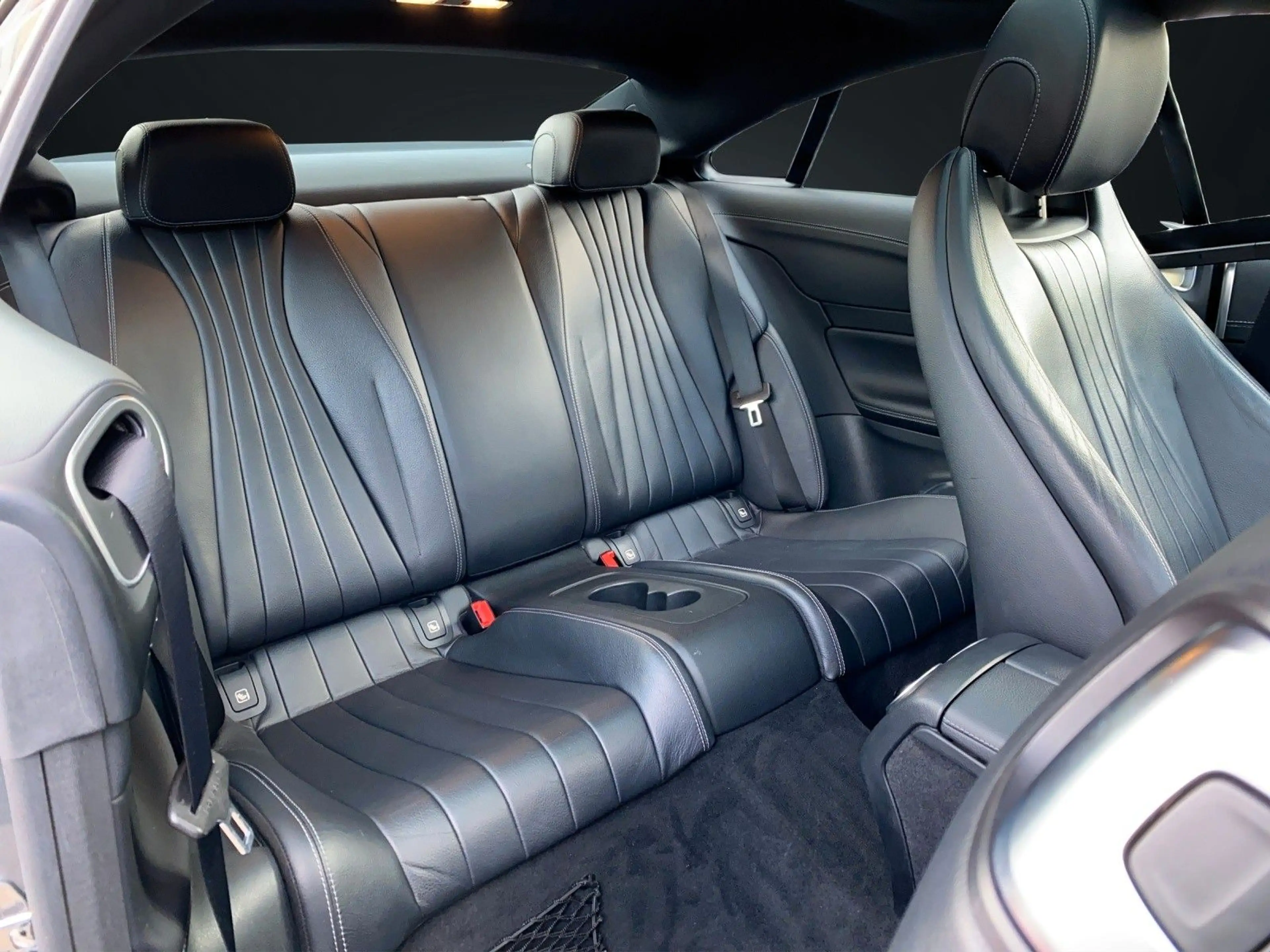 Mercedes-Benz E 220 d COUPE AMG-LINE NAVI-KAMERA-PANORAMA-LED — photo 15