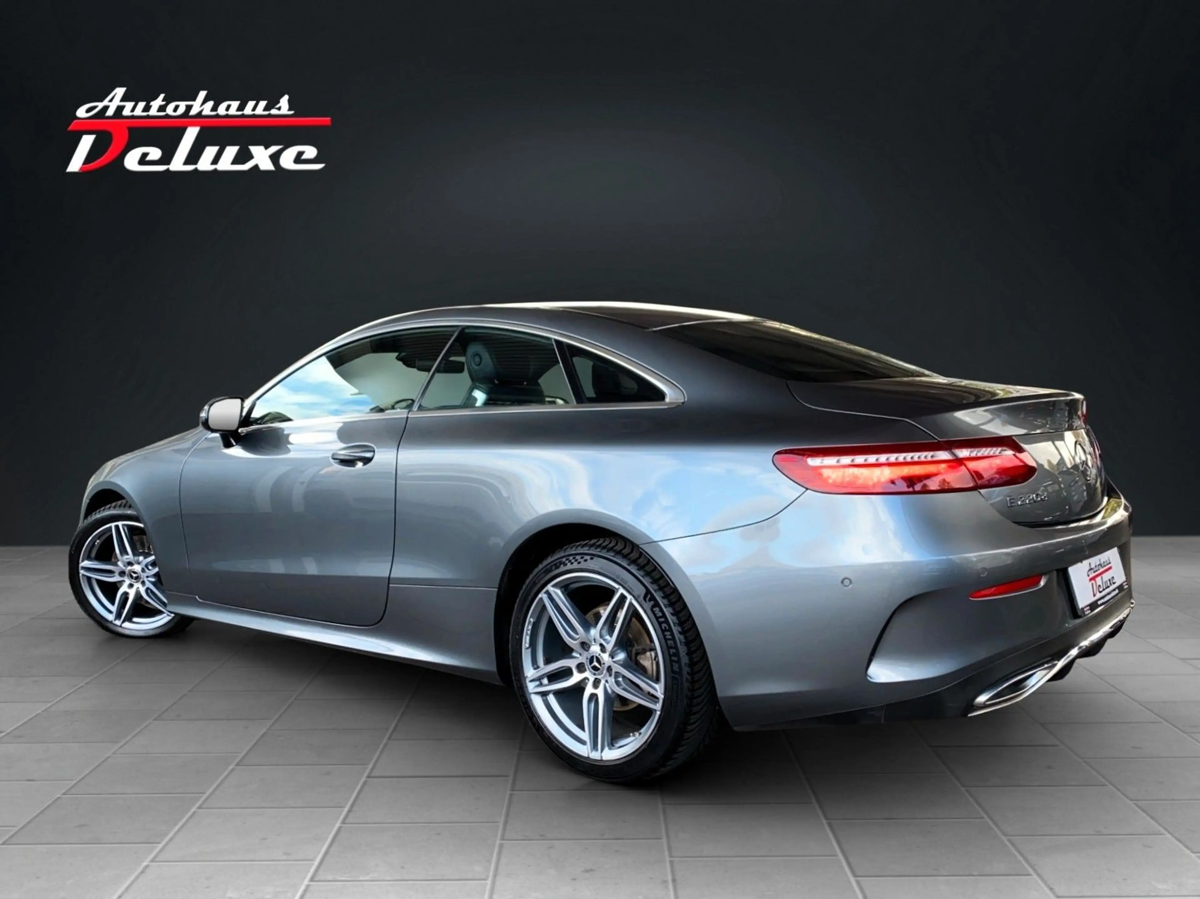 Mercedes-Benz E 220 d COUPE AMG-LINE NAVI-KAMERA-PANORAMA-LED — photo 5