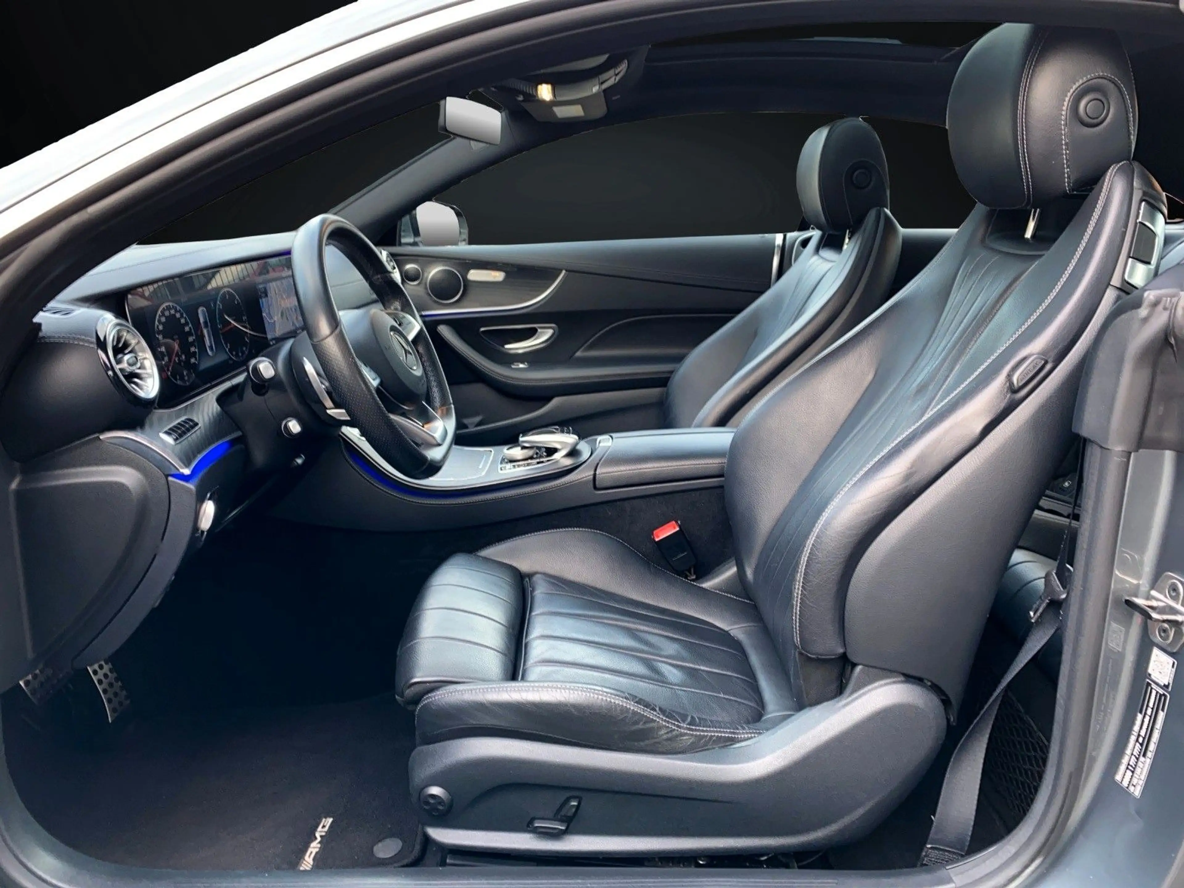 Mercedes-Benz E 220 d COUPE AMG-LINE NAVI-KAMERA-PANORAMA-LED — photo 12