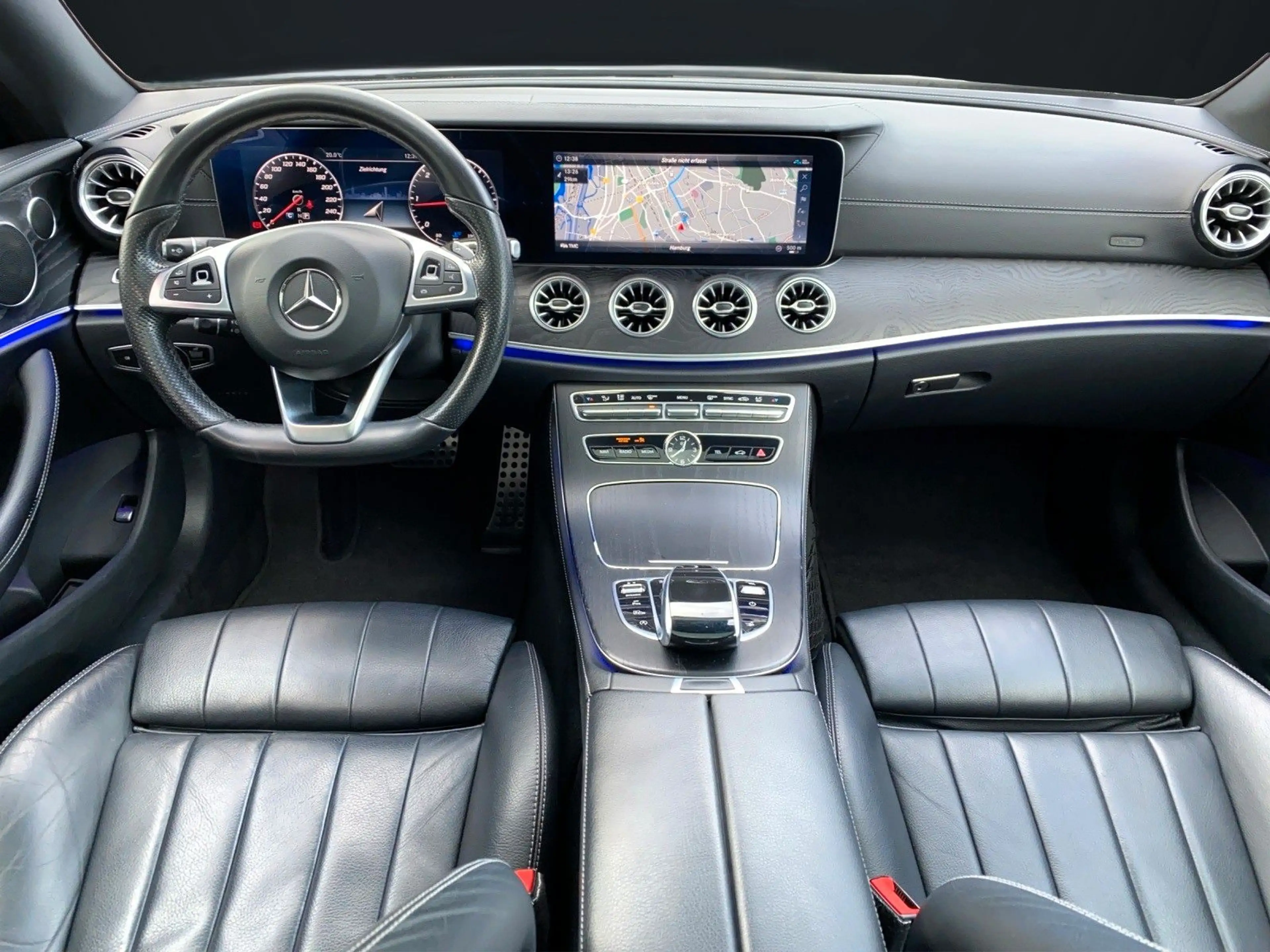Mercedes-Benz E 220 d COUPE AMG-LINE NAVI-KAMERA-PANORAMA-LED — photo 9