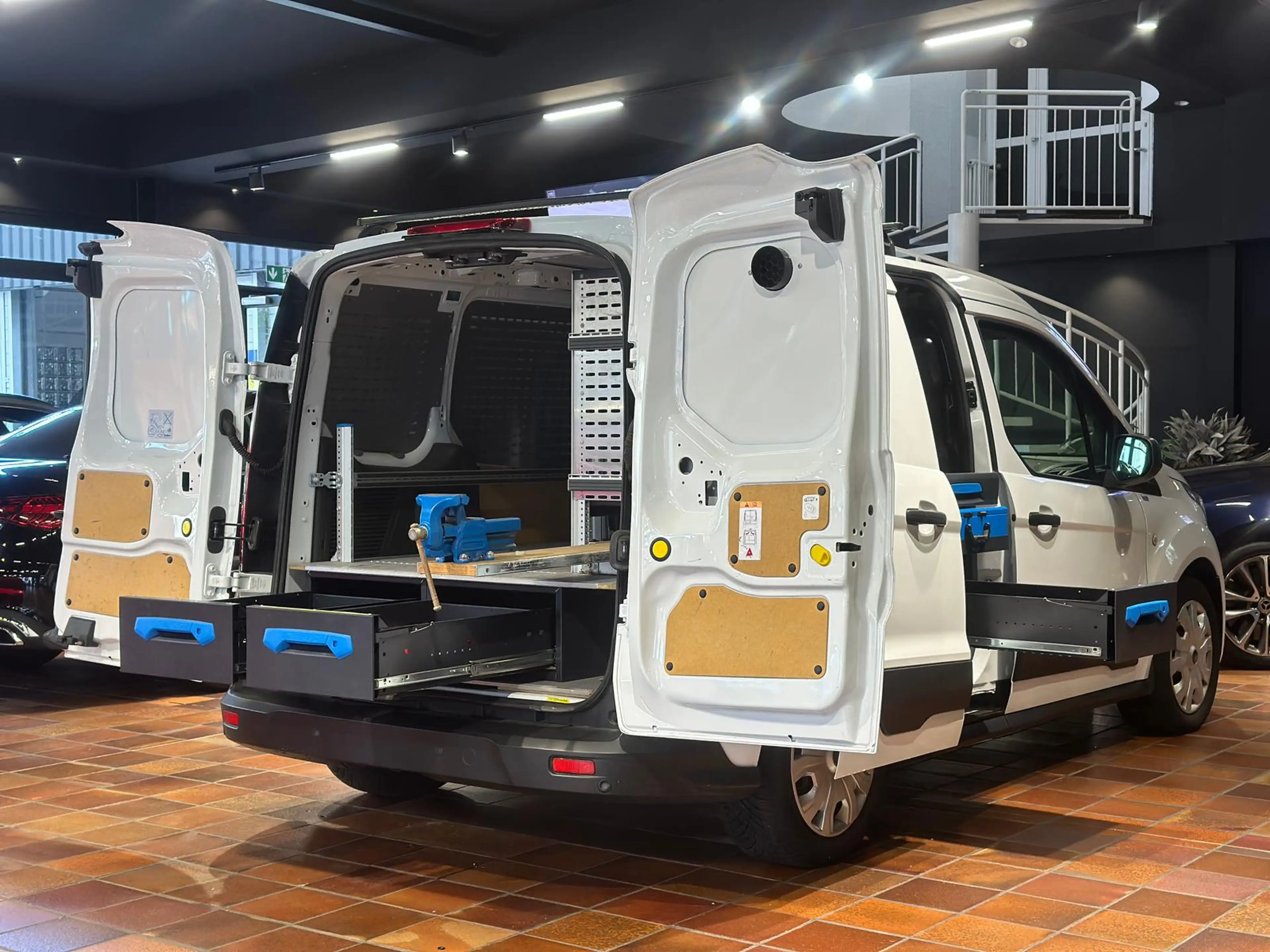 Ford Transit Connect SORTIMO-WERKSTATT BLIS TEMPO AHK SHZ TREND PDC DAC