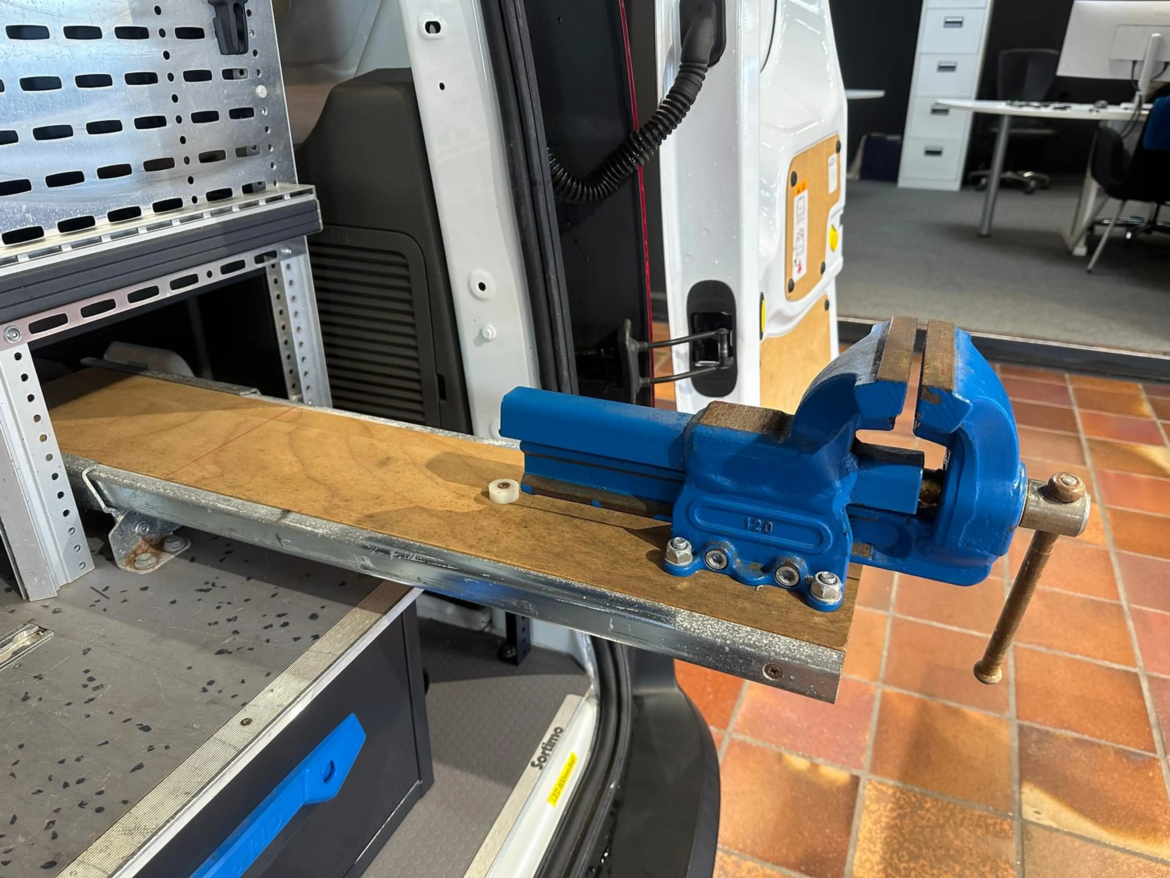 Ford Transit Connect SORTIMO-WERKSTATT BLIS TEMPO AHK SHZ TREND PDC DAC — photo 15
