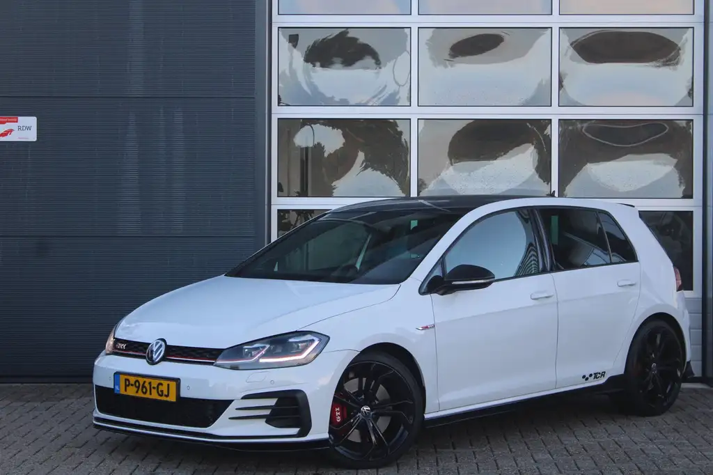 Volkswagen Golf GTI 2019 из Европы — купить под ключ