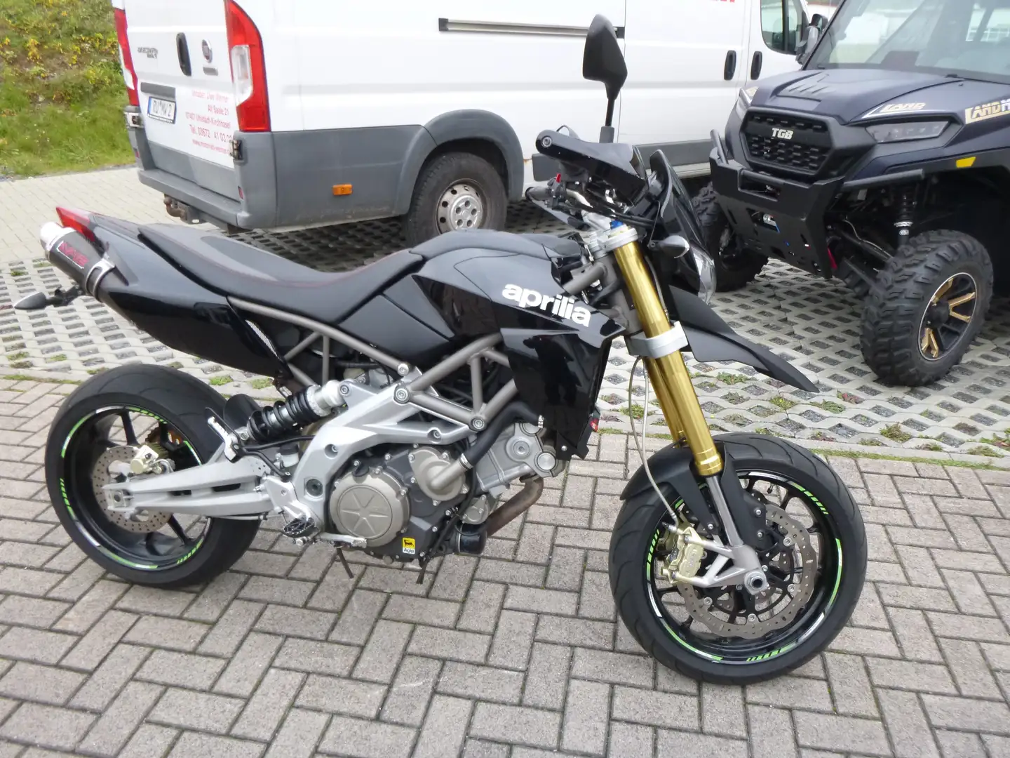 Aprilia Dorsoduro Schwarz - 2