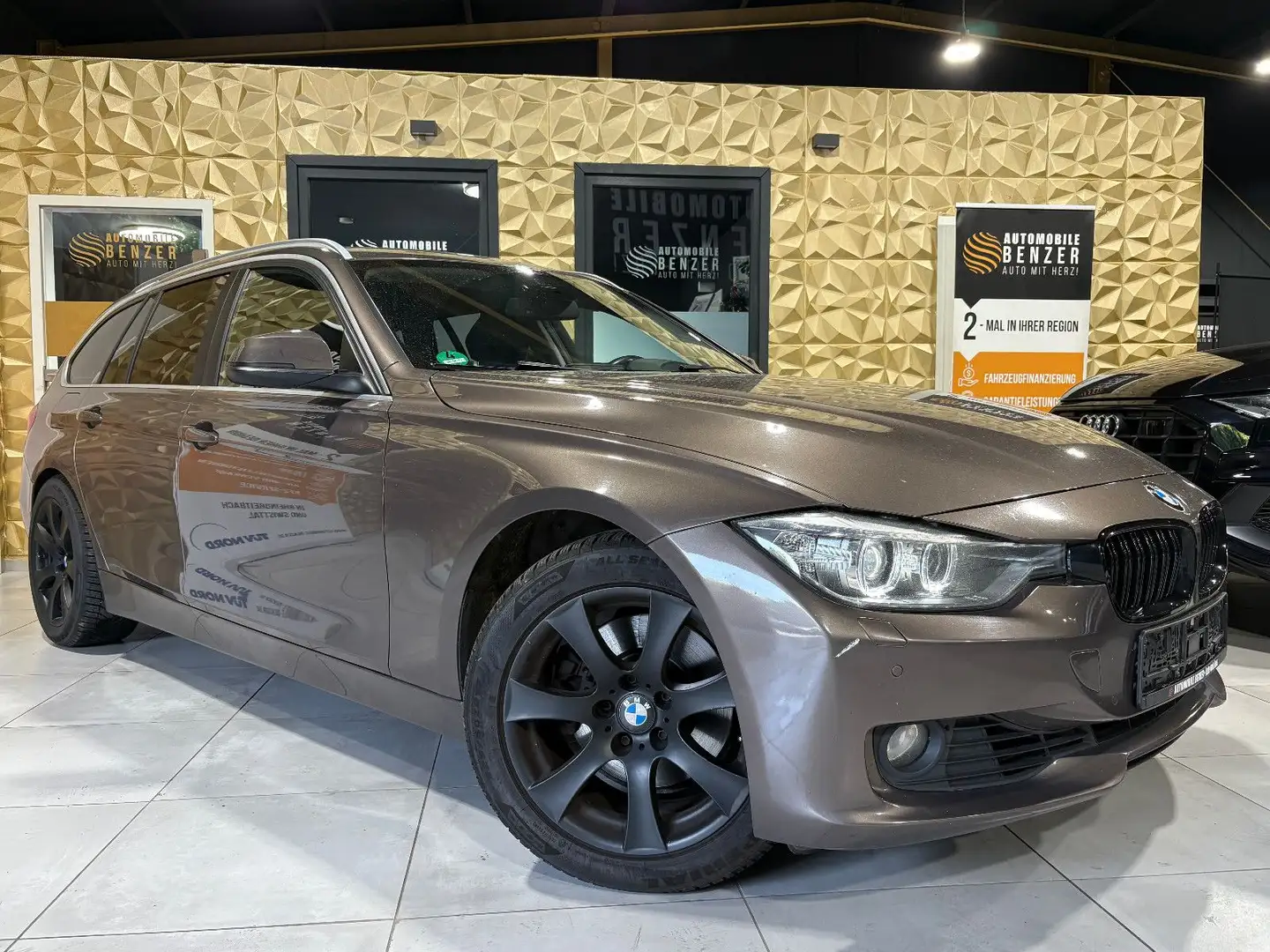 BMW 325 Baureihe 3 Touring 325 d/NAVI/PDC/SHZ/KLIMA/ Brązowy - 1