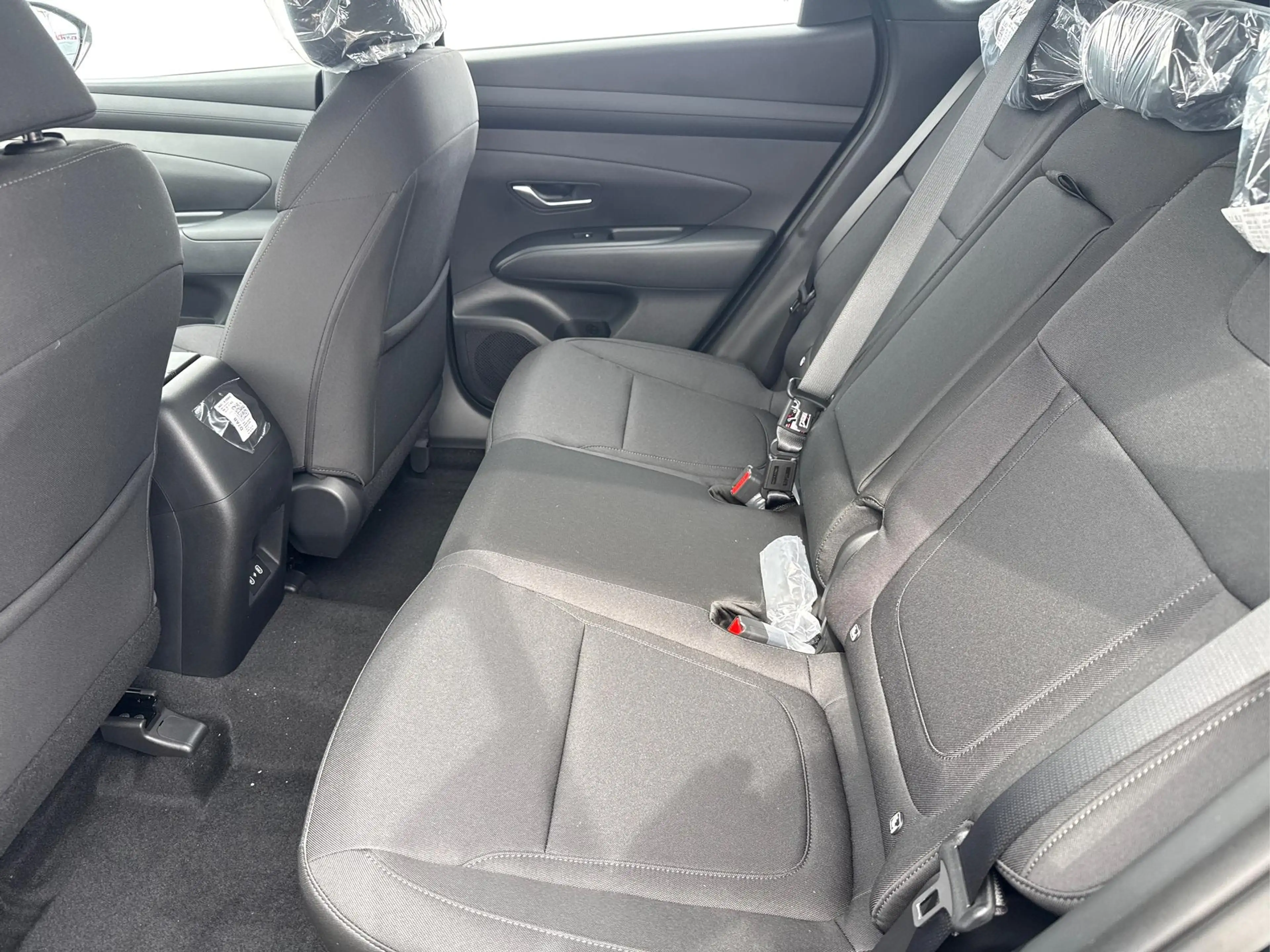 Hyundai TUCSON TREND DCT KLIMAAUTOMATIK WP NAVI RFK 1.6 T-GDi ... — photo 9