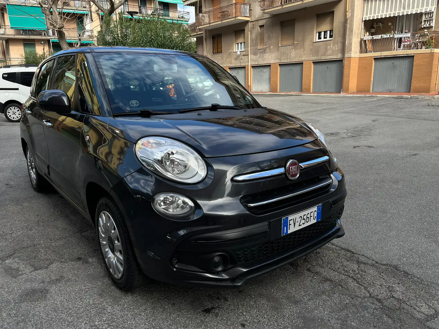Fiat 500L 500L Living Urban 95cv 7posti Cambio Aut. Nero - 2