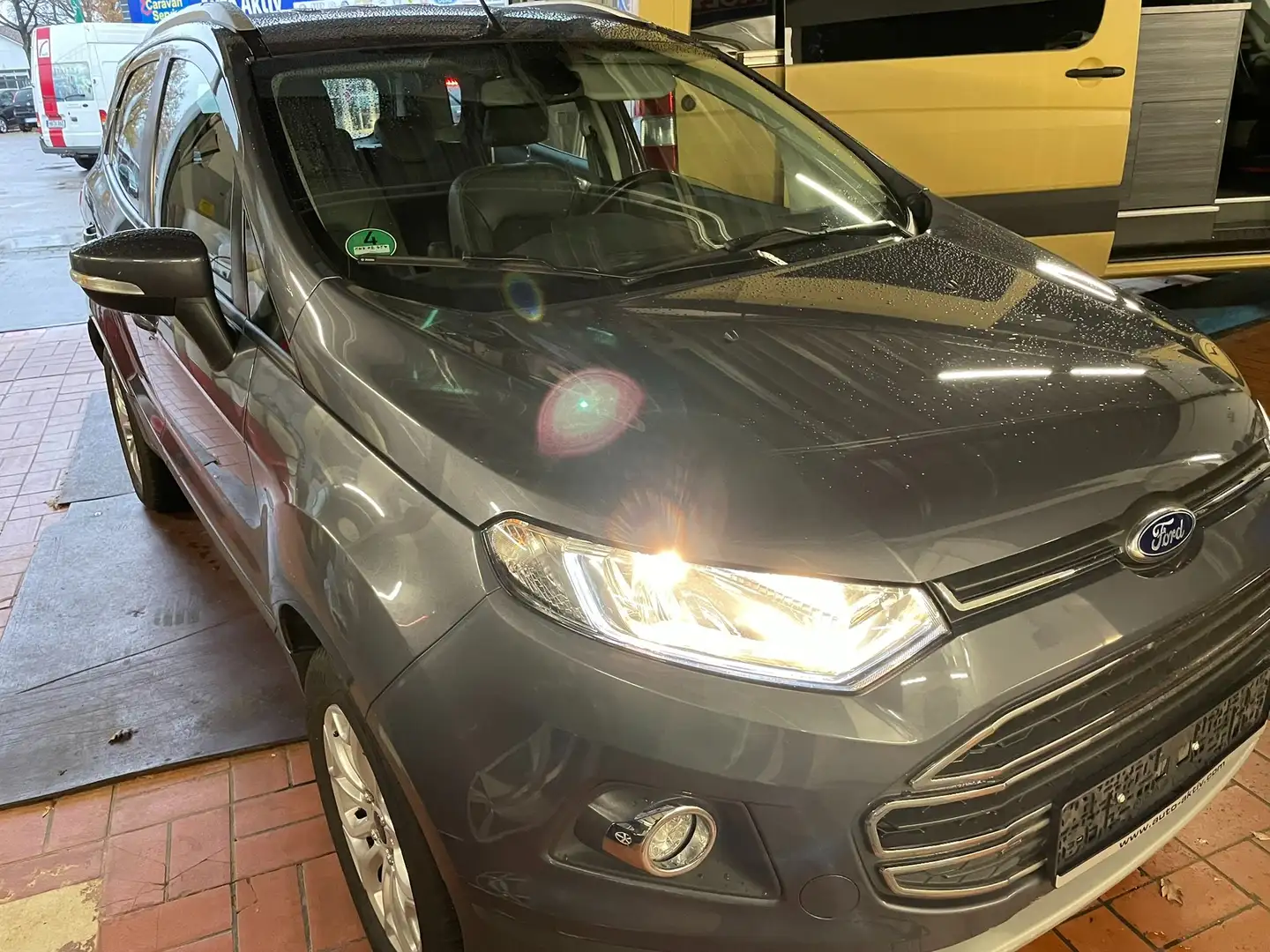 Ford EcoSport Titanium Grau - 2