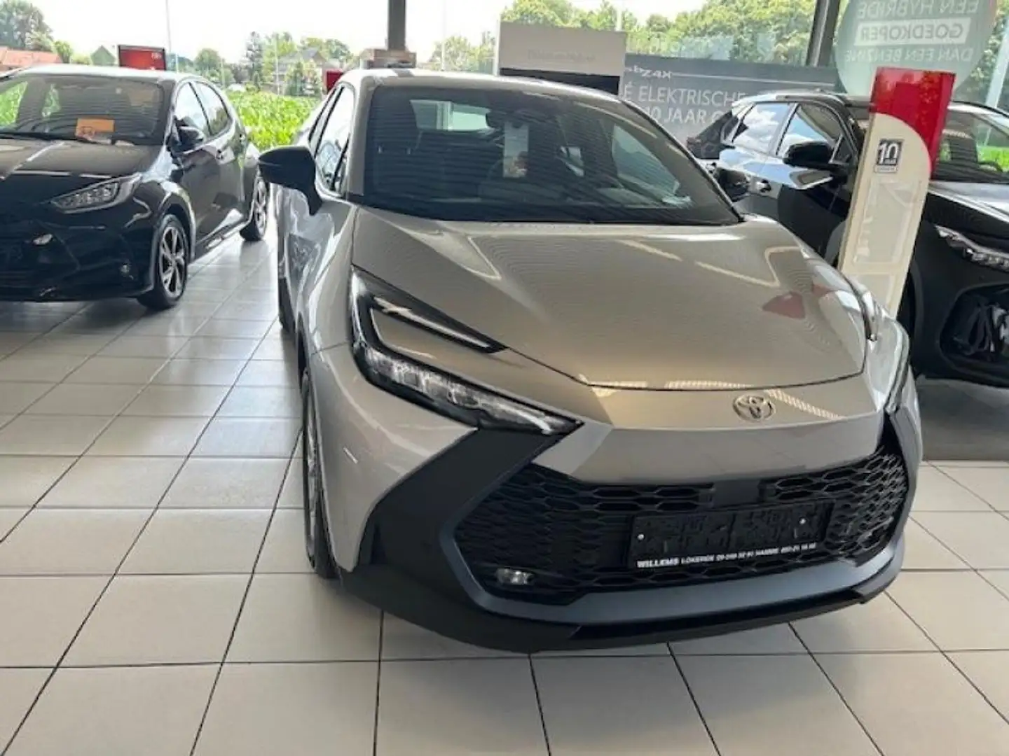 Toyota C-HR Dynamic & Safety Pack CHR Dynamic & Safety Pack Silber - 1
