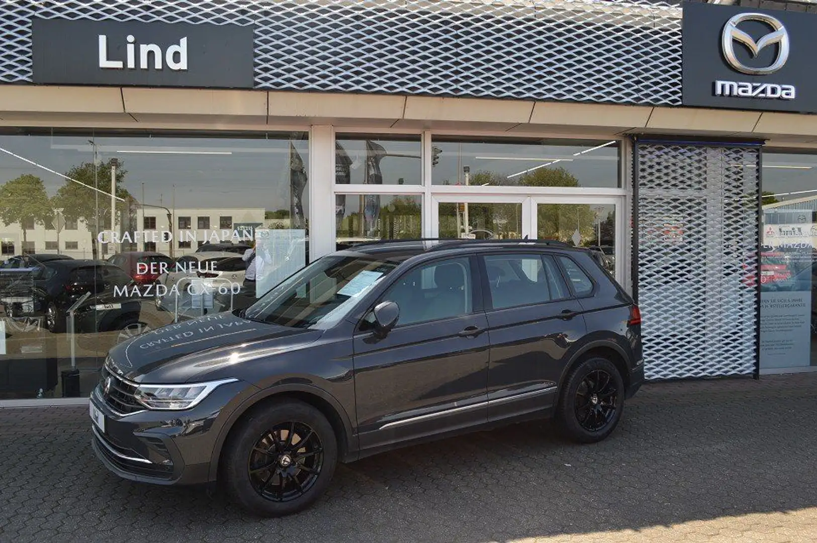 Volkswagen Tiguan (AX1)(07.2020-2024) Life 4Motion Gris - 2