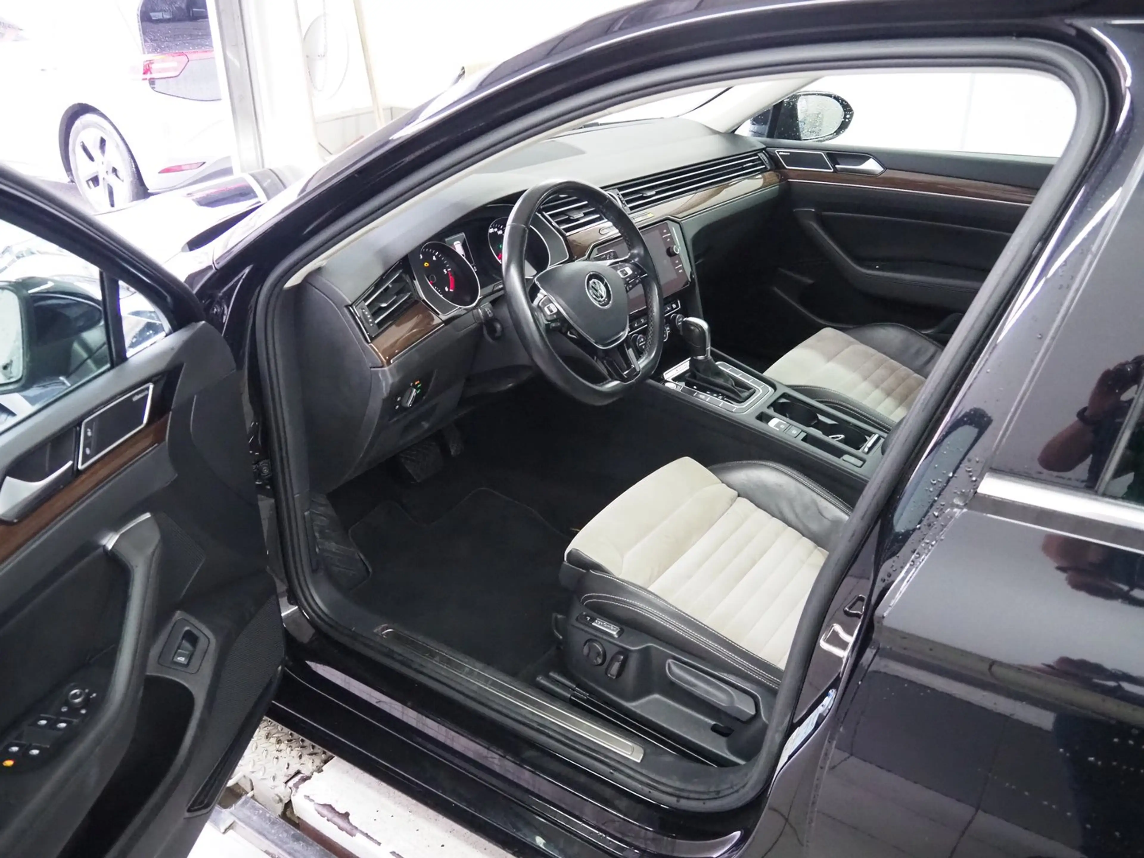 Volkswagen Passat Variant HL TDI SCR 4MOTION DSG — photo 8