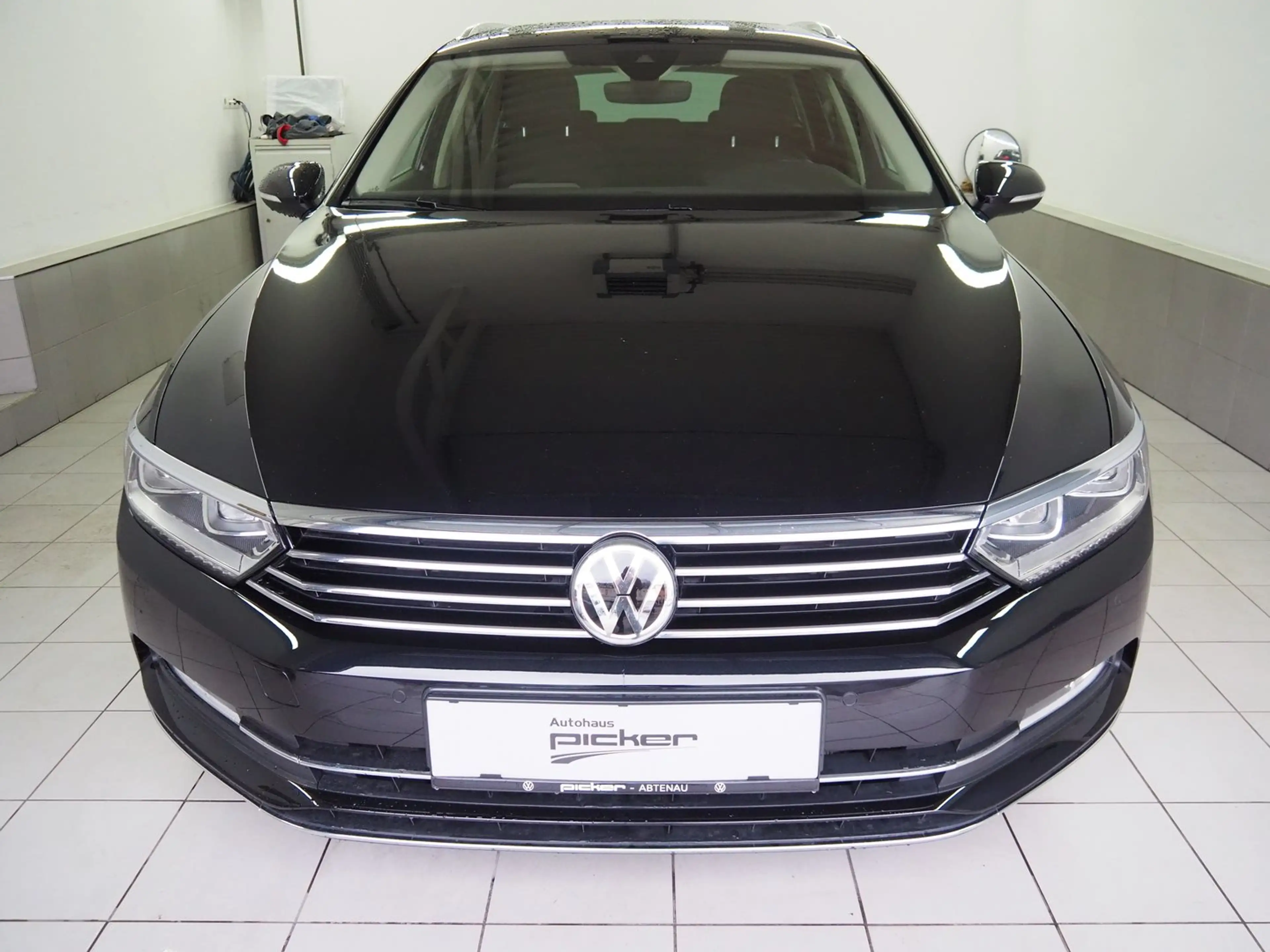 Volkswagen Passat Variant HL TDI SCR 4MOTION DSG — photo 2
