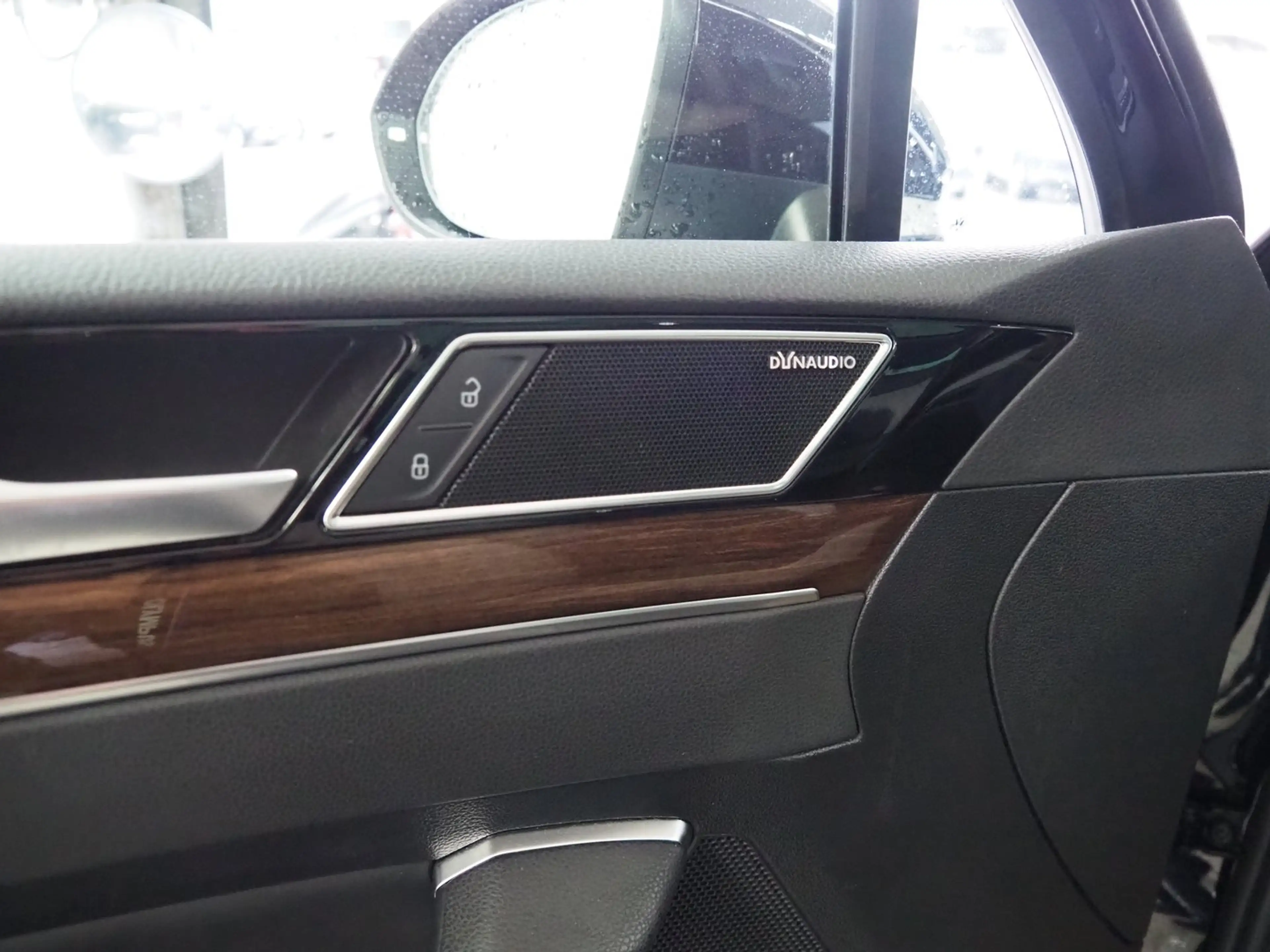 Volkswagen Passat Variant HL TDI SCR 4MOTION DSG — photo 9