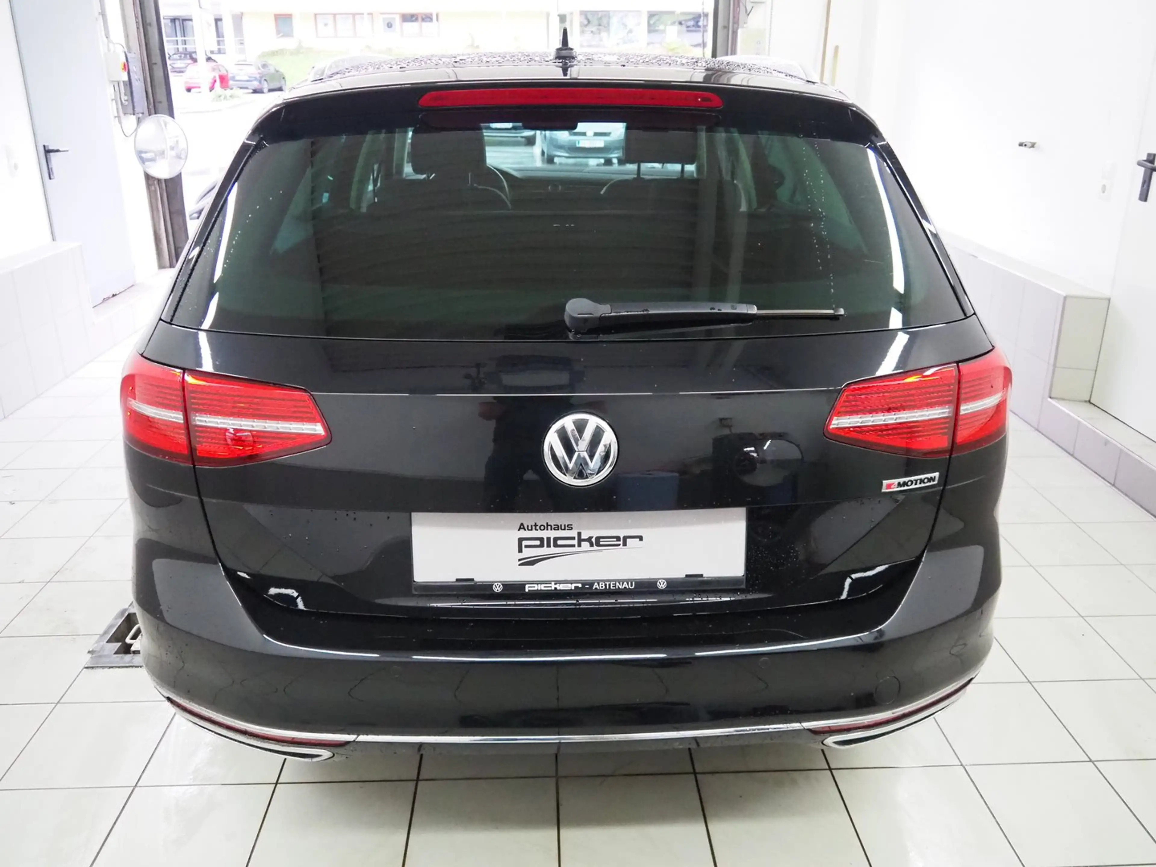 Volkswagen Passat Variant HL TDI SCR 4MOTION DSG — photo 6