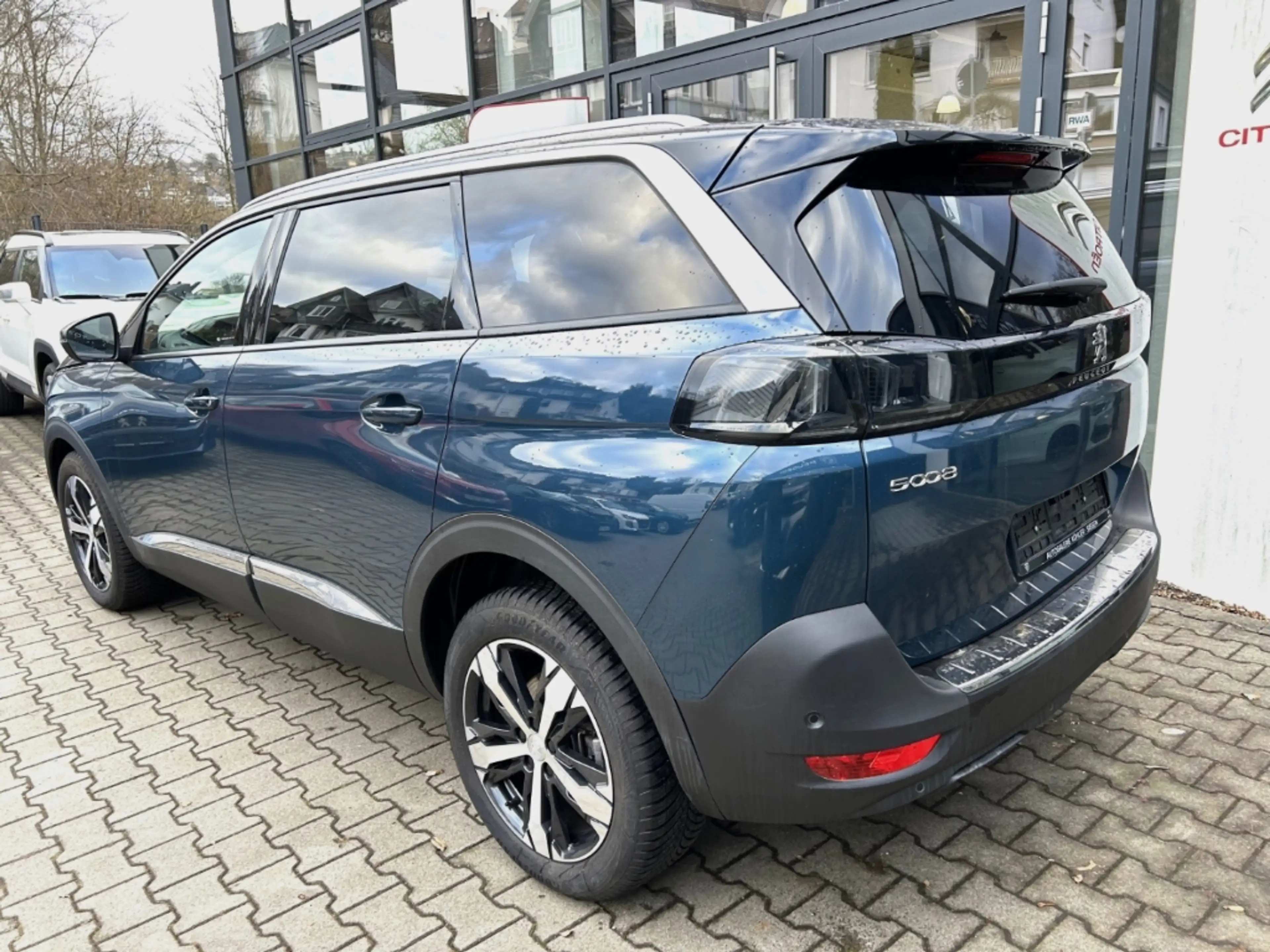 Peugeot 5008 1.2 Allure Pack 130 ACC SITZHEIZUNG KAMERA — photo 4
