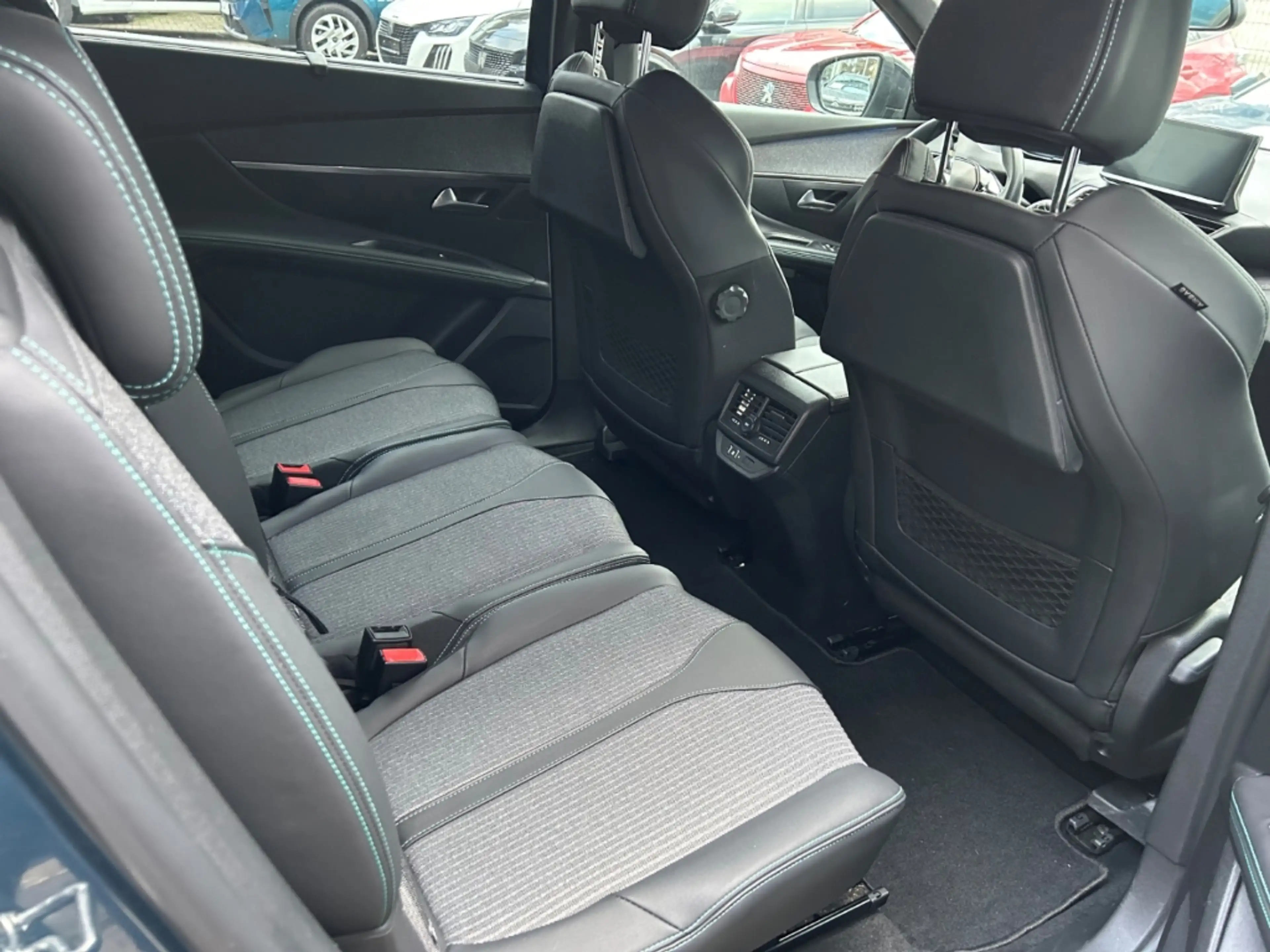 Peugeot 5008 1.2 Allure Pack 130 ACC SITZHEIZUNG KAMERA — photo 10