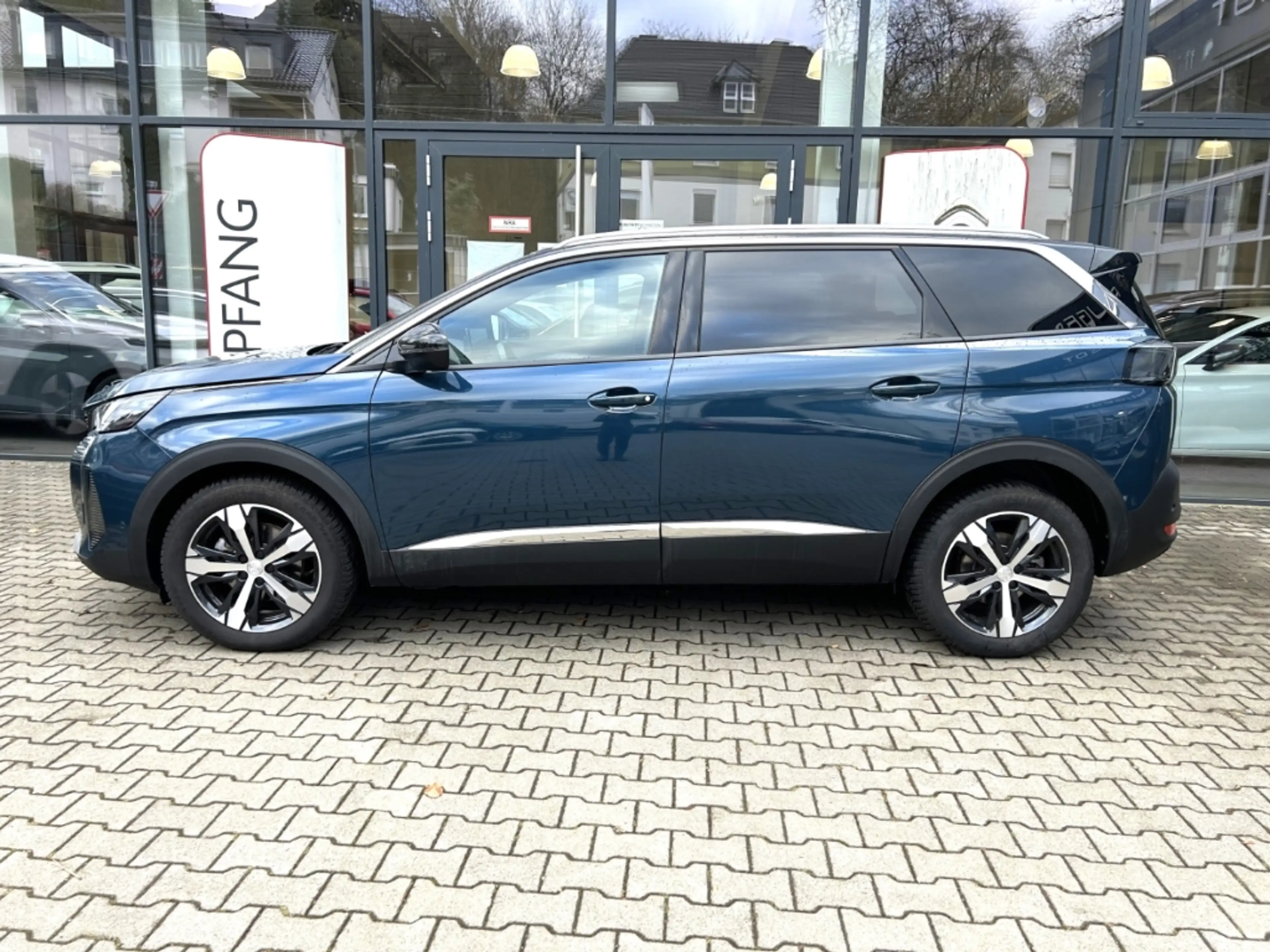 Peugeot 5008 1.2 Allure Pack 130 ACC SITZHEIZUNG KAMERA — photo 3