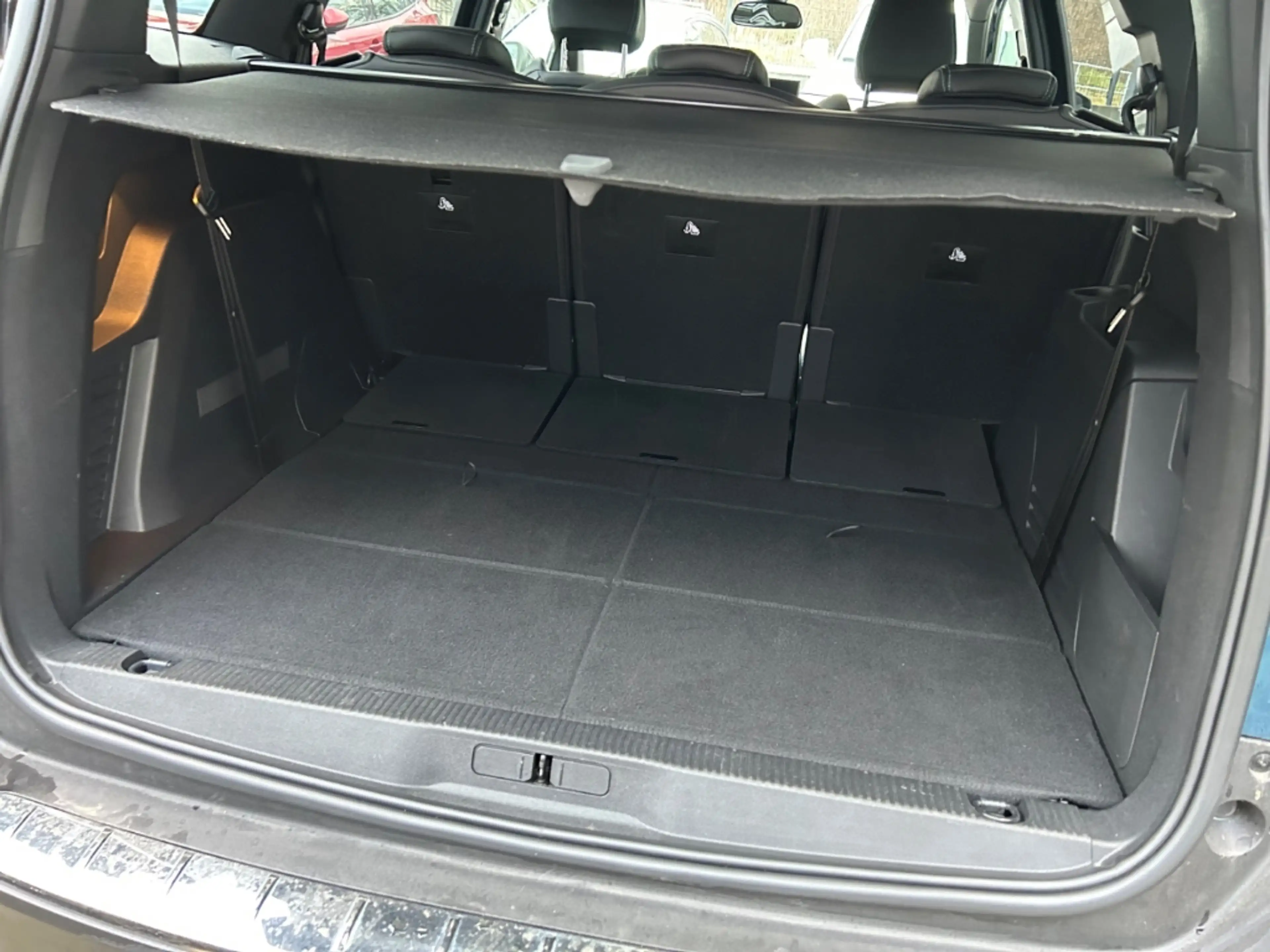 Peugeot 5008 1.2 Allure Pack 130 ACC SITZHEIZUNG KAMERA — photo 8