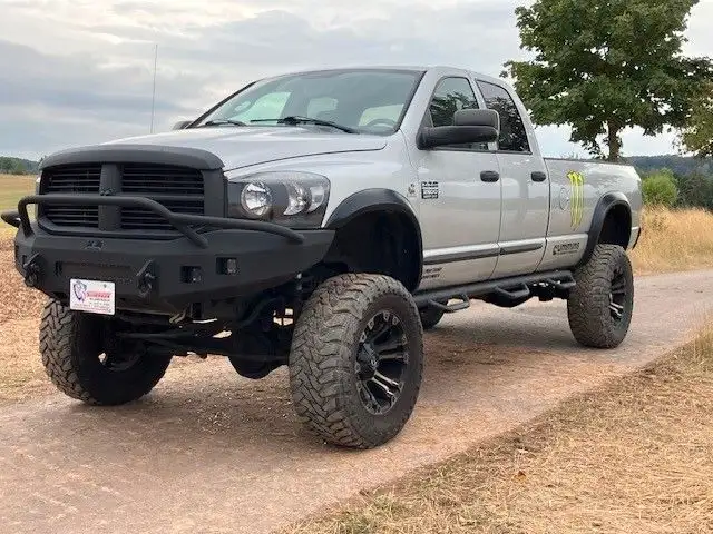 Dodge RAM 2500 LONGBED 6.7 CUMMINS DIESEL 4x4