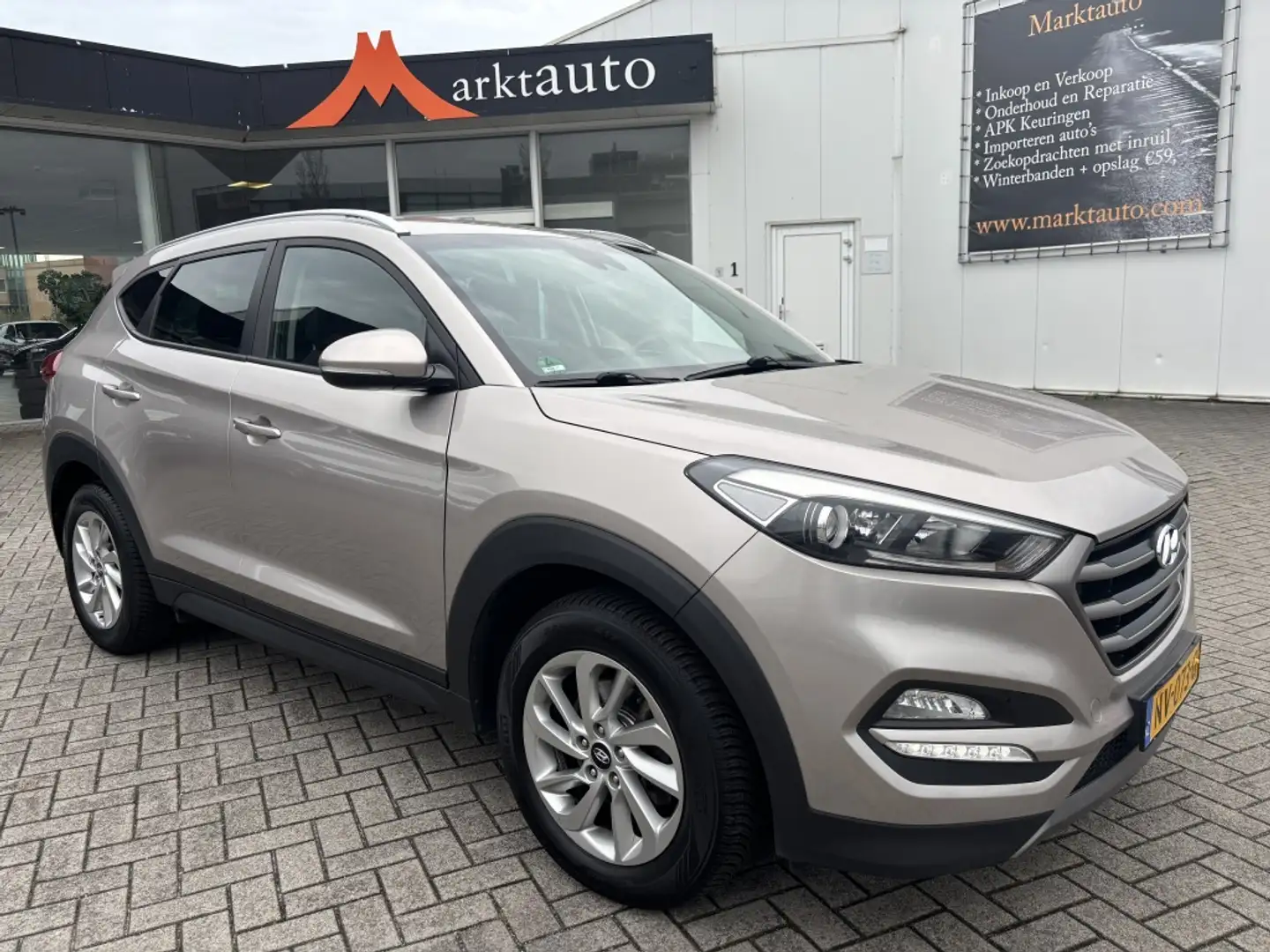 Hyundai TUCSON 1.6 T-GDi Comf. 4WD Camera Trekhaak Navi Lane-ass Gris - 1