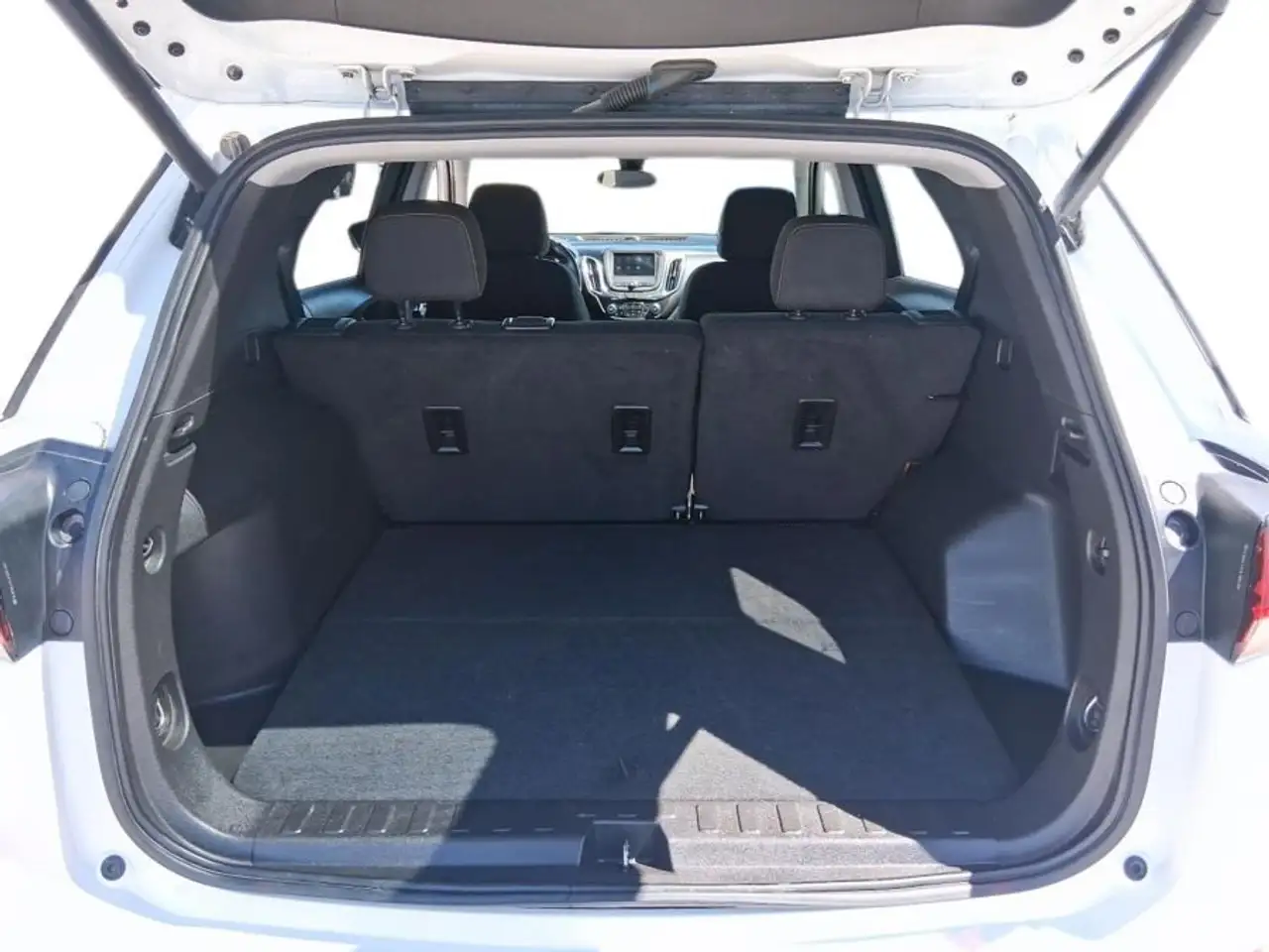 Chevrolet Equinox снимка Chevrolet Equinox