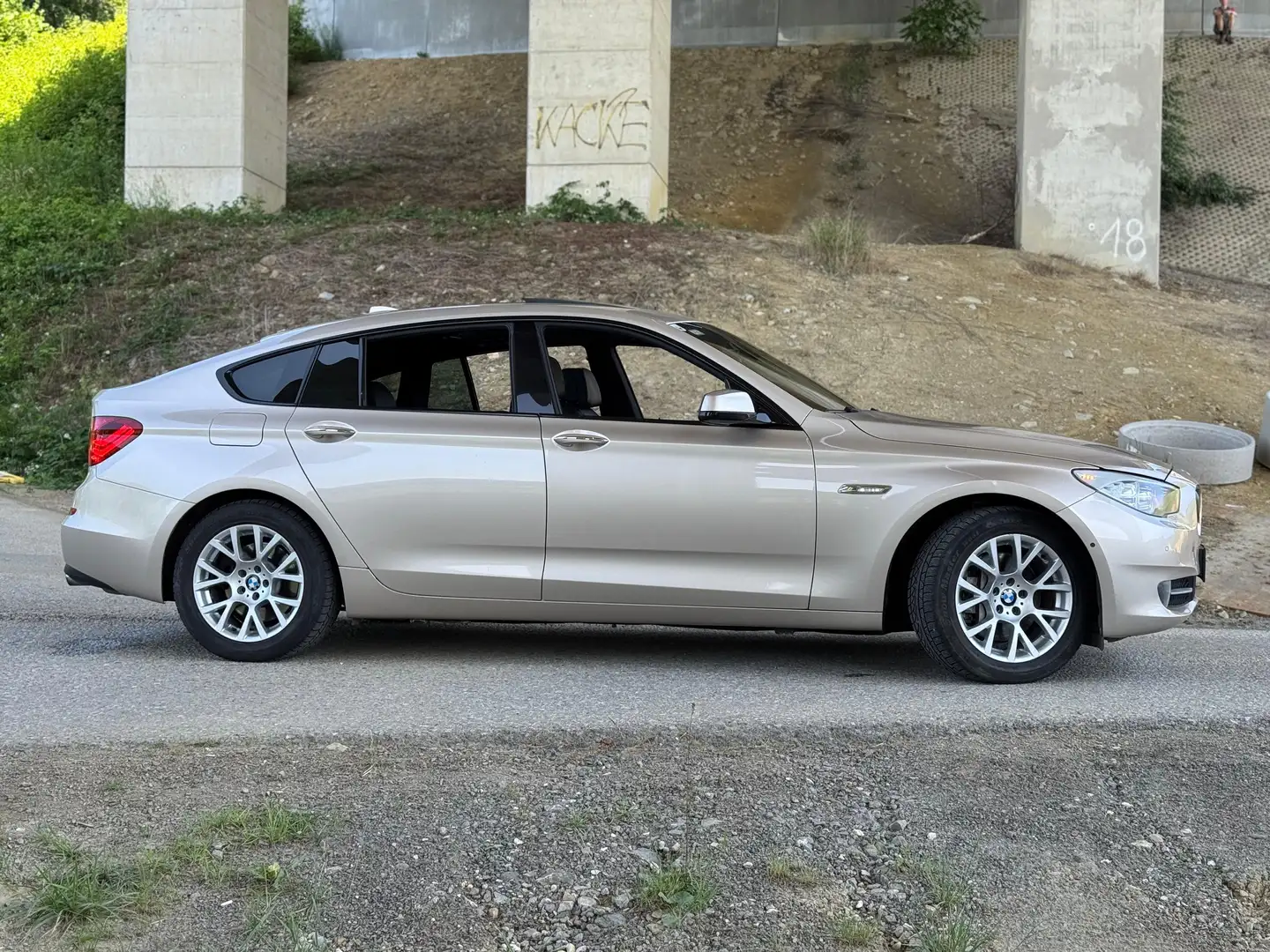BMW 535 535i Gran Turismo Aut. Béžová - 2
