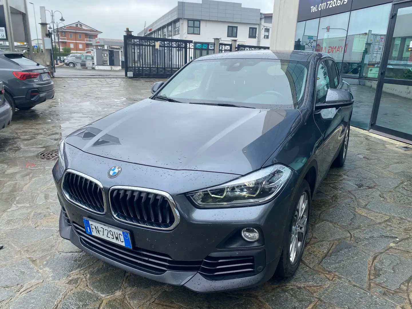 BMW X2 xdrive18d Advantage Grau - 2