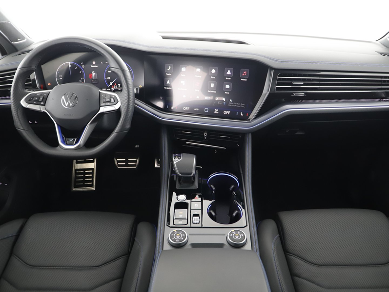 Volkswagen Touareg R eHybrid TSI 4MOTION — photo 17