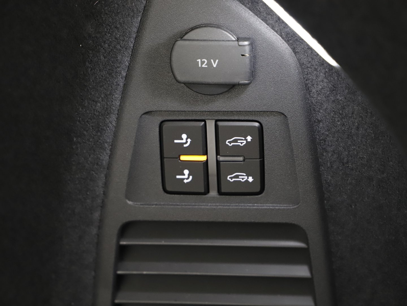 Volkswagen Touareg R eHybrid TSI 4MOTION — photo 28