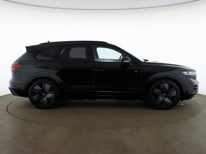 Volkswagen Touareg R eHybrid TSI 4MOTION — photo 3