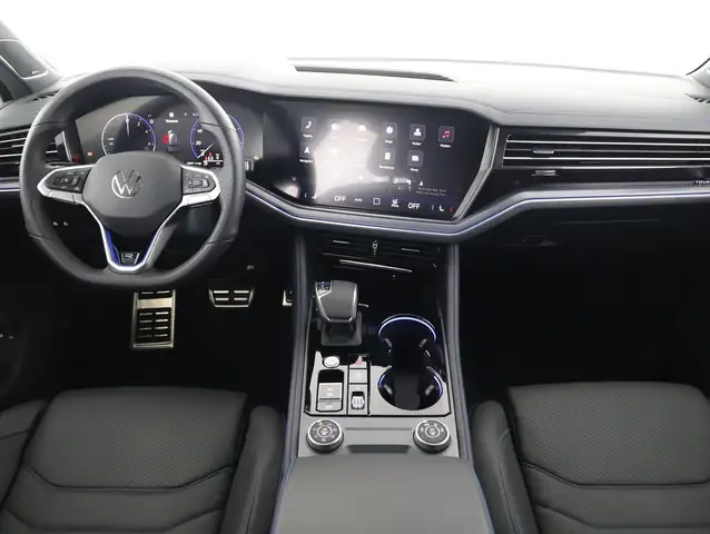 Volkswagen Touareg view 11