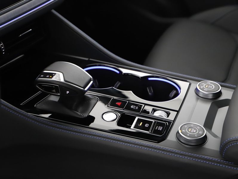 Volkswagen Touareg R eHybrid TSI 4MOTION — photo 18