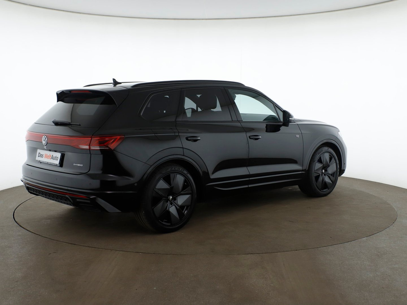Volkswagen Touareg R eHybrid TSI 4MOTION — photo 7